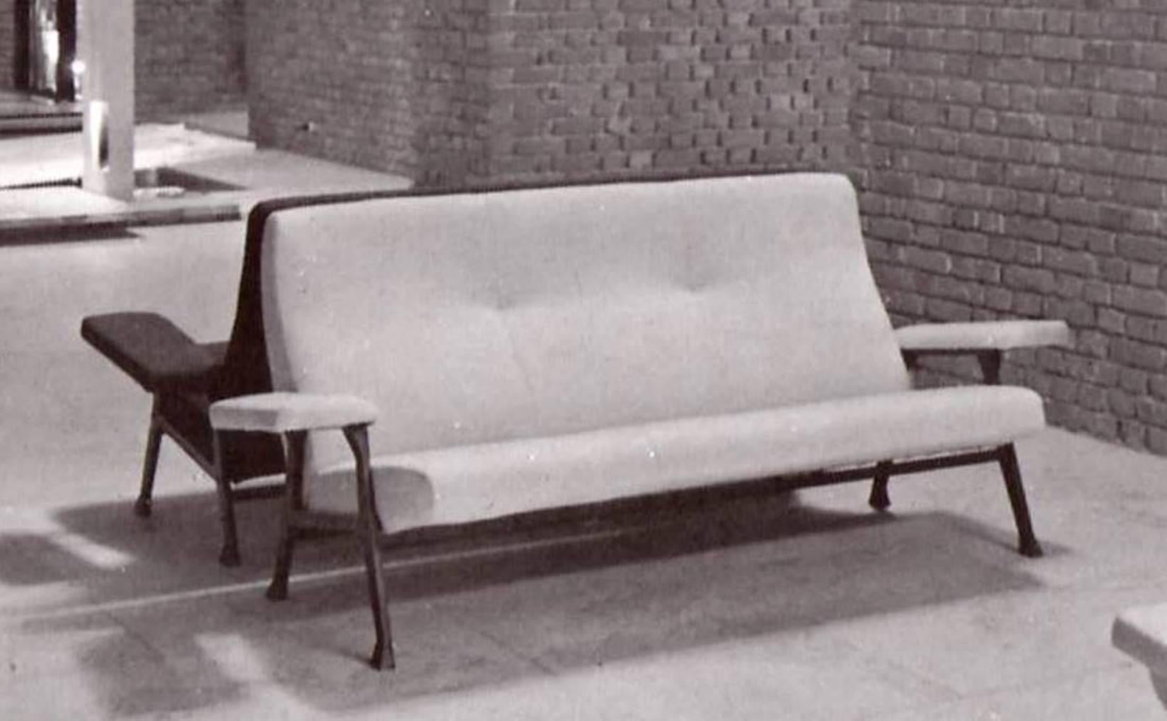 Three seat 'Hall' sofa by Roberto Menghi for Arflex, 1959. Restored upholstery