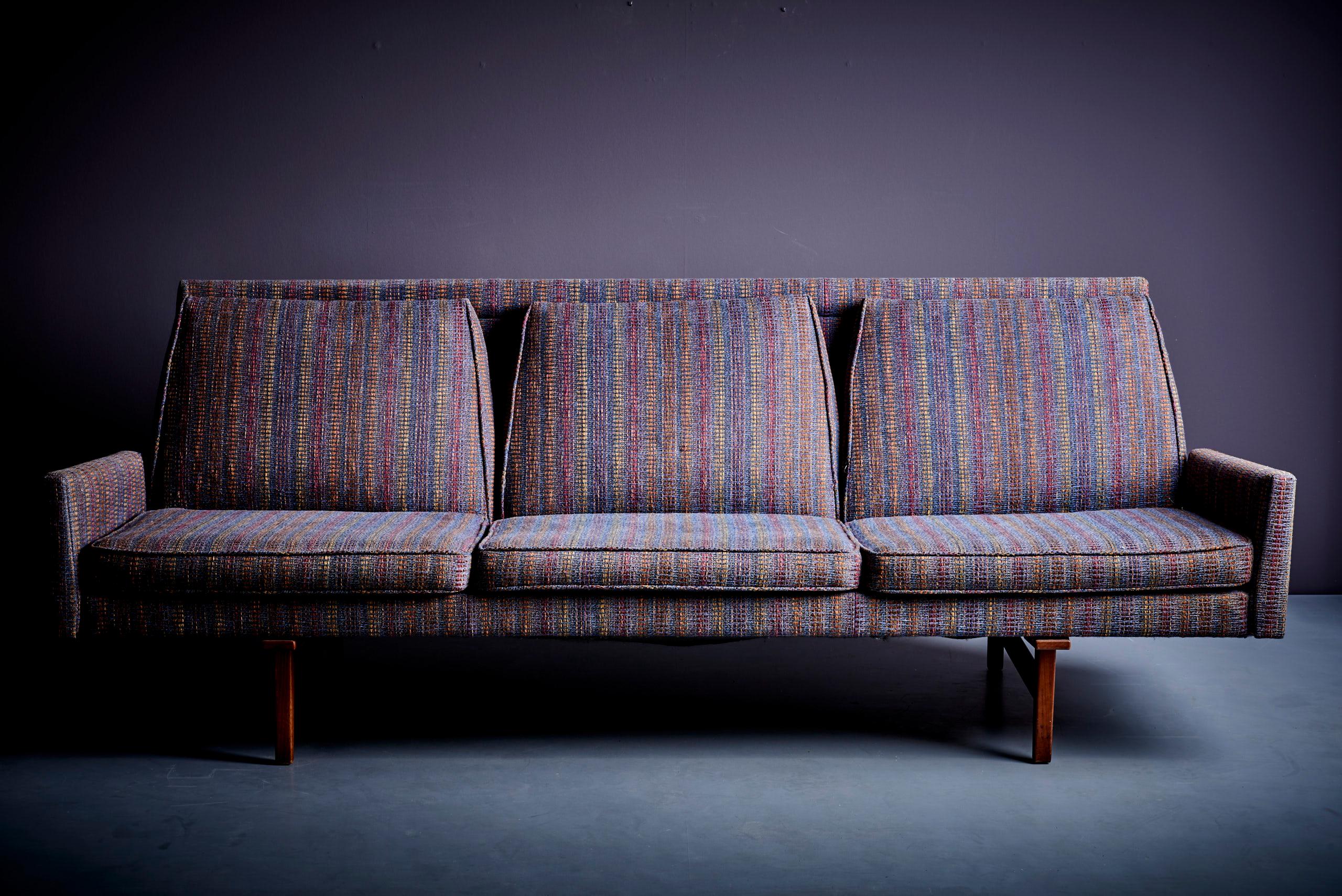 Three-Seat Jens Risom Sofa for Risom Design Inc multicolored fabric with stripes For Sale 4