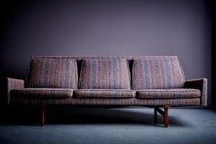 Dreisitzer-Sofa Jens Risom für Risom Design Inc, mehrfarbiger Stoff mit Streifen