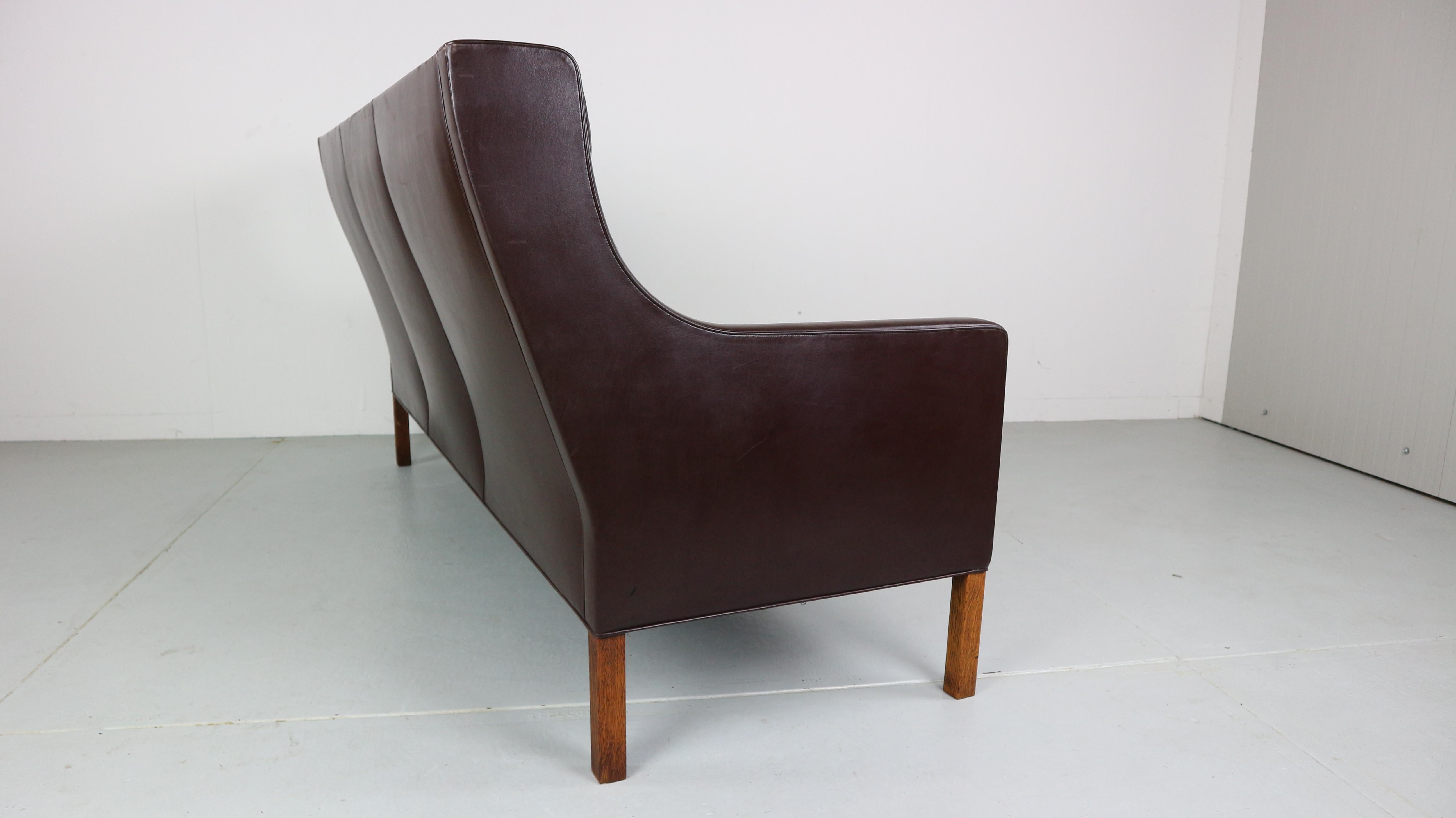Mid-20th Century Three-Seat Leather Sofa 2433 by Børge Mogensen for Fredericia Furniture