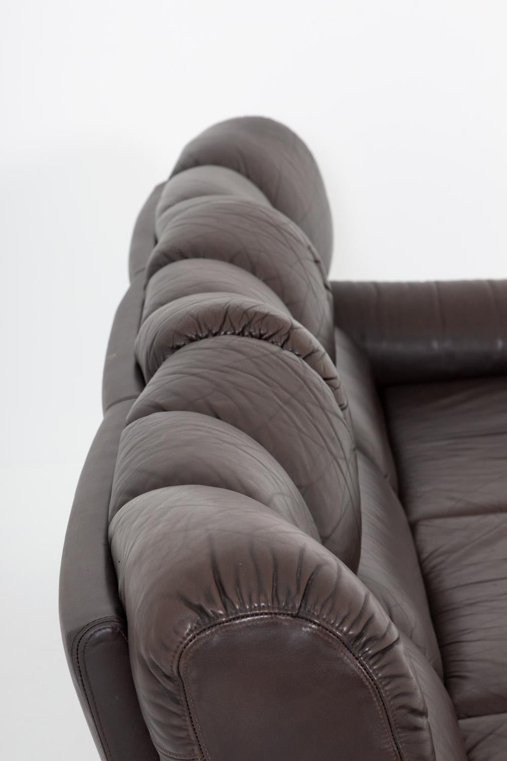 Italian Three Seat Leather Sofa by Tongiani Stefanos, Italy For Sale