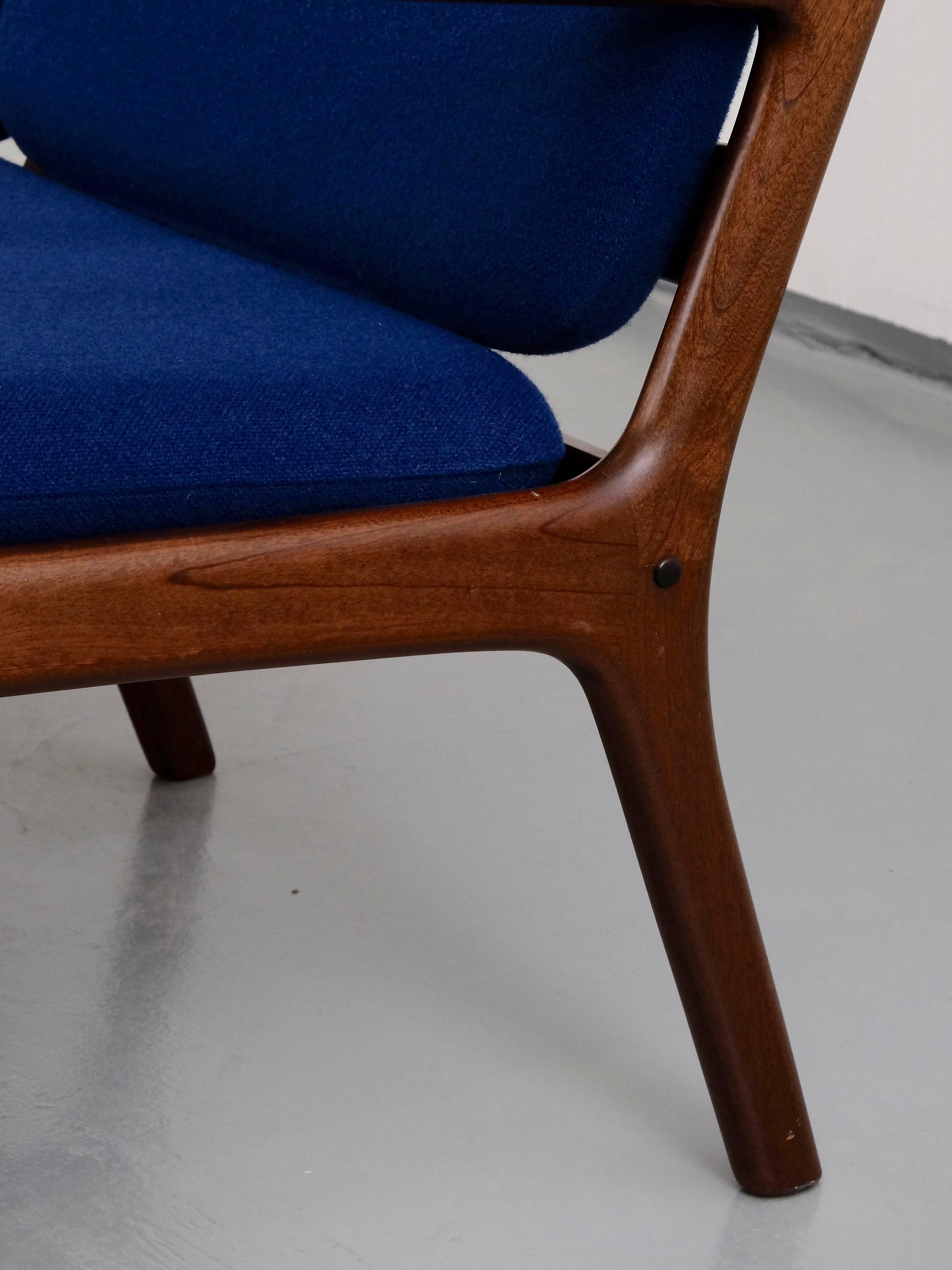 Wool Three-Seat Mahogany Sofa by Ole Wanscher for P. Jeppesens Møbelfabrik