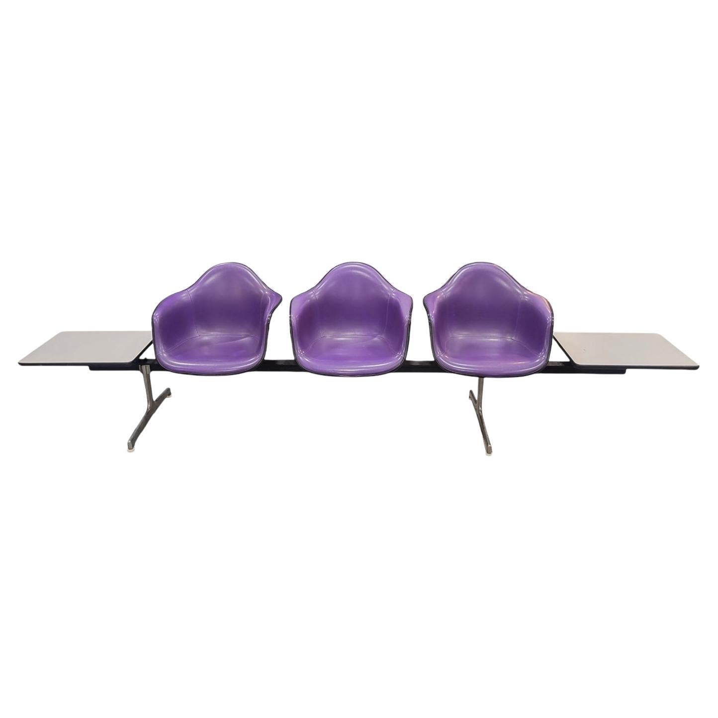 Three-Seat Shell Tandem Sofa By Charles & Ray Eames for Herman Miller C.1974