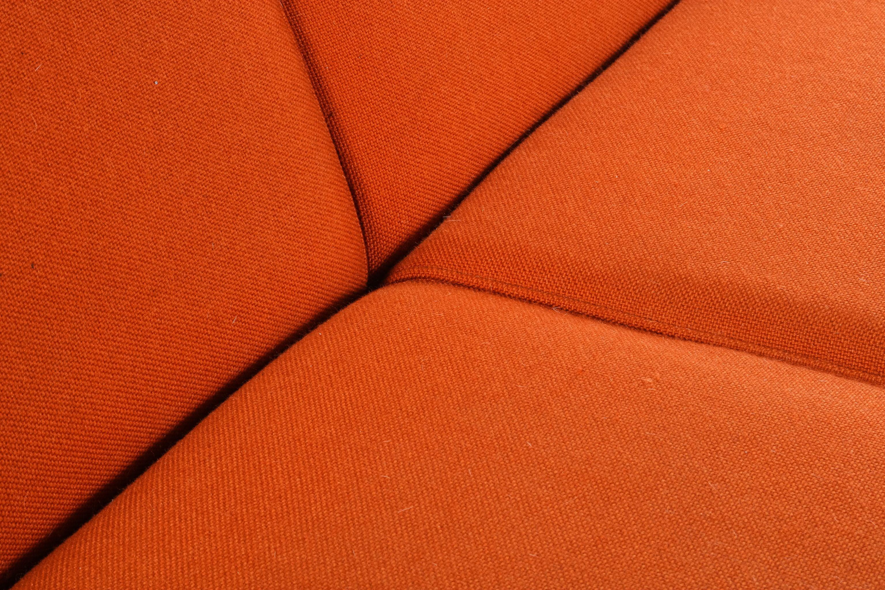 Américain Canapé à trois places sur socle en chrome du milieu du siècle dernier d'après Florence Knoll, années 1960 en vente