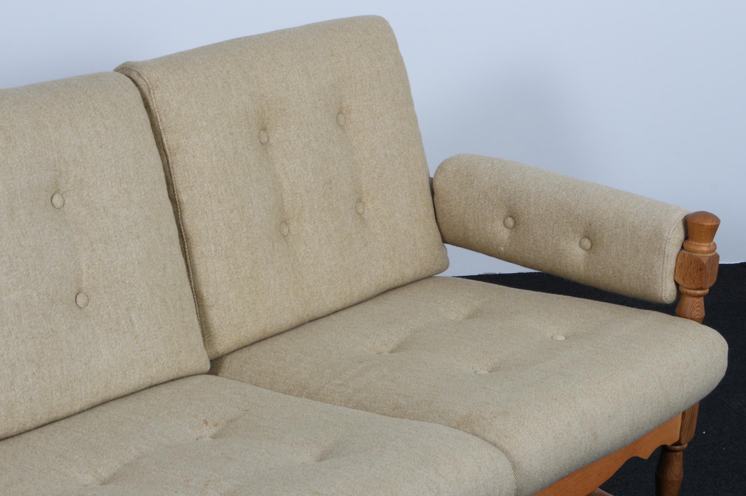 Dreisitziges sofa by Henning Kjærnulf (Dänisch) im Angebot