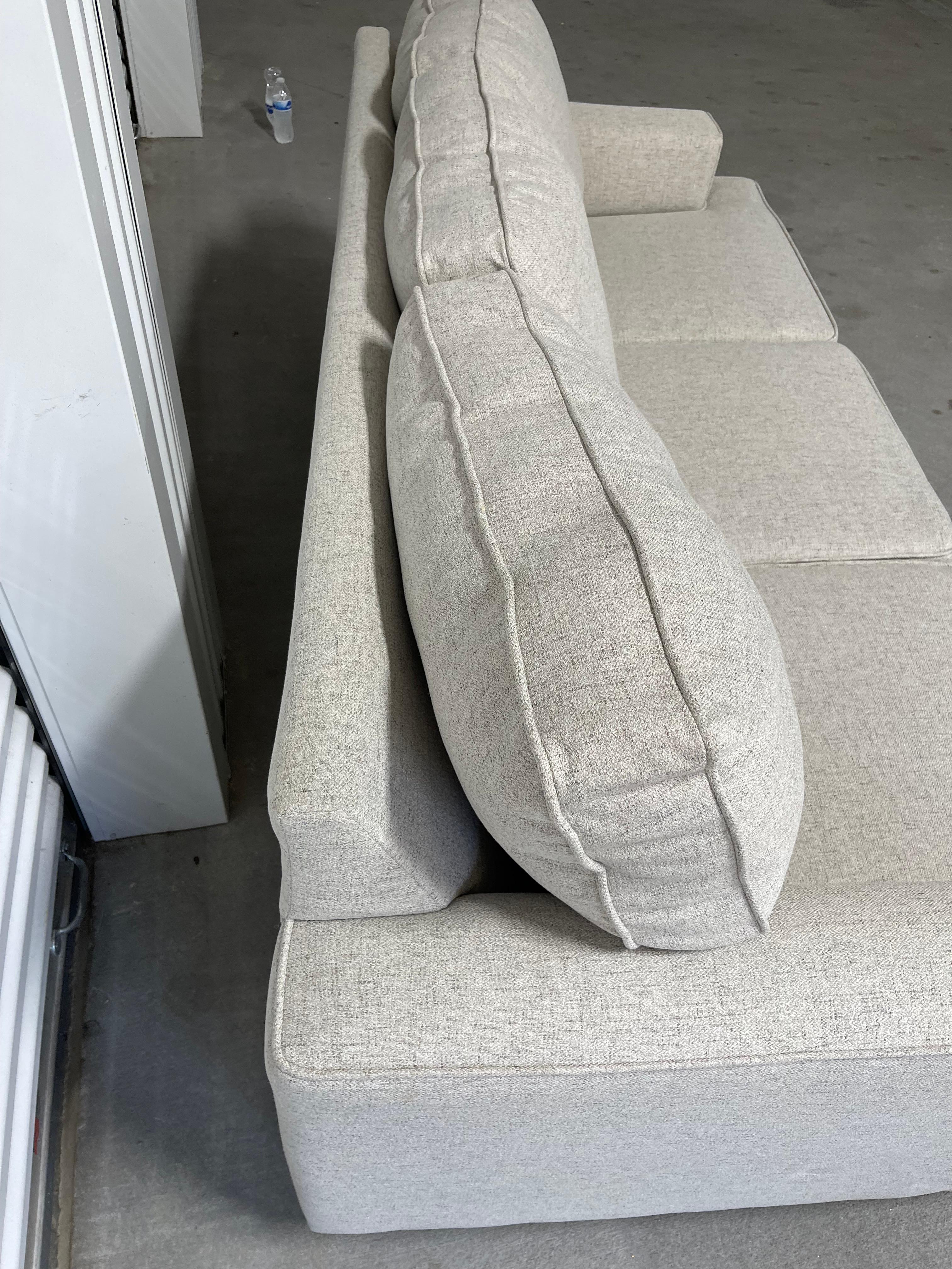 XXIe siècle et contemporain Canapé trois places en tissu tweed gris, 21e siècle en vente