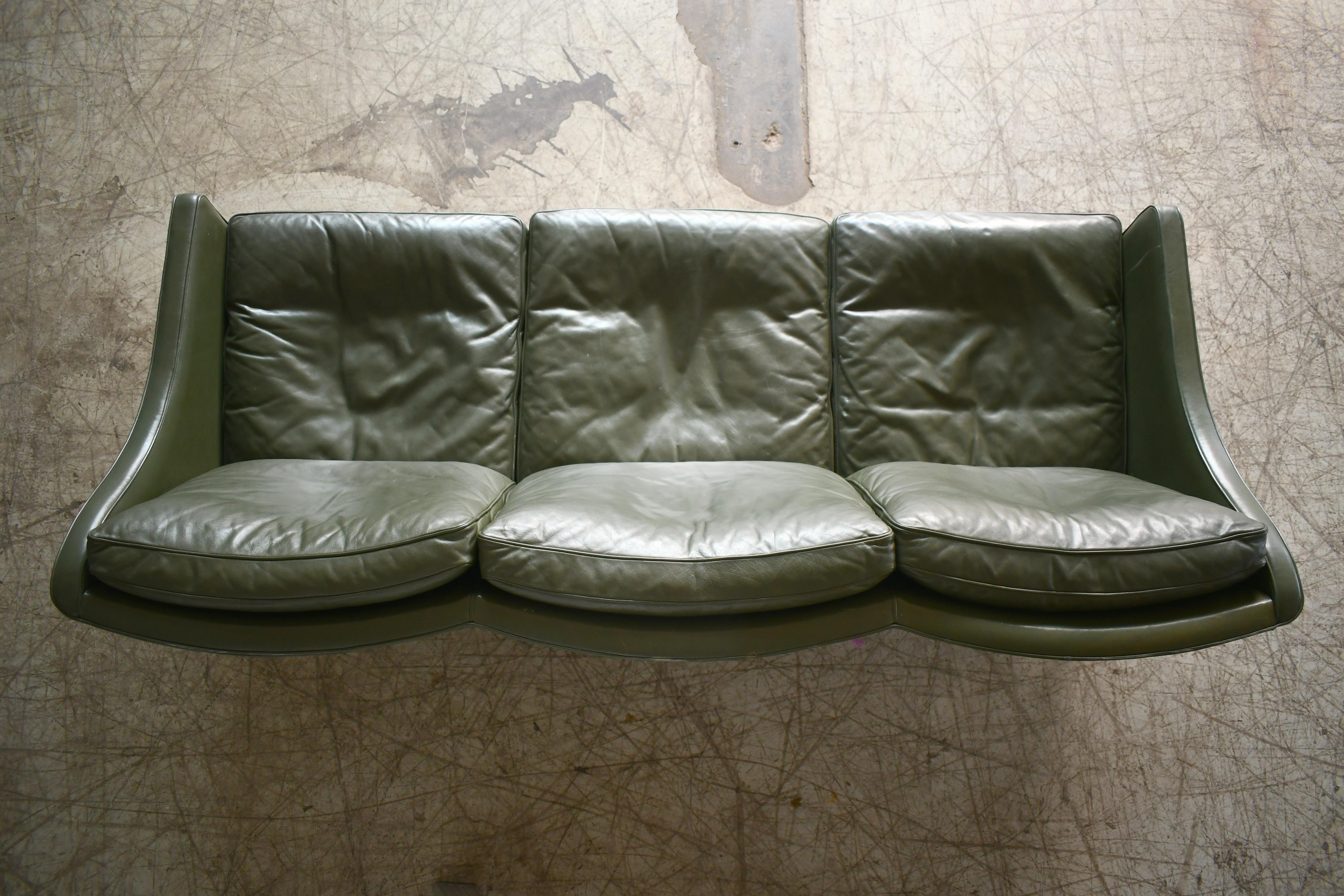 Late 20th Century Three-Seat Sofa in Green Leather and Rosewood Attributed to Fredrik Kayser