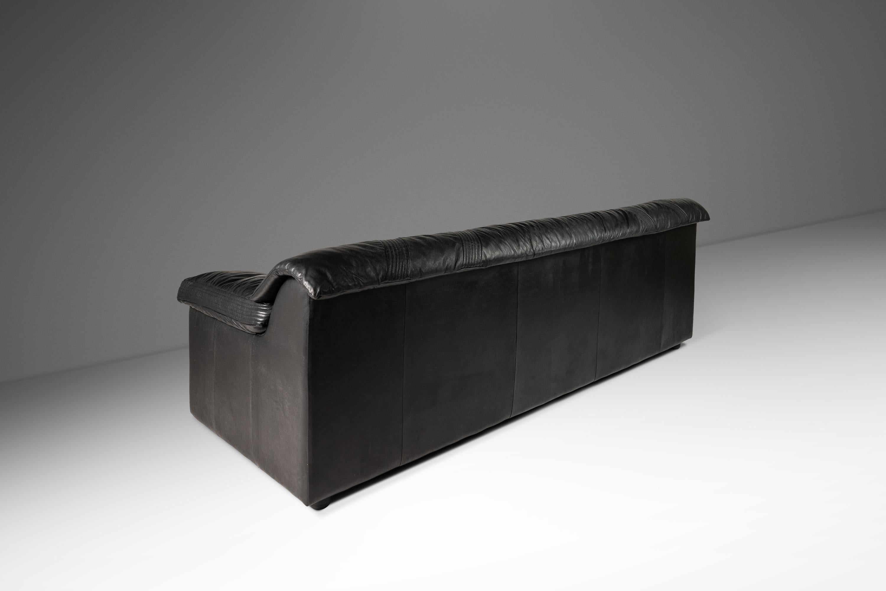 italien Canapé à trois places de Natuzzi attribué à Pierluigi Cerri, Italie, 1990 en vente