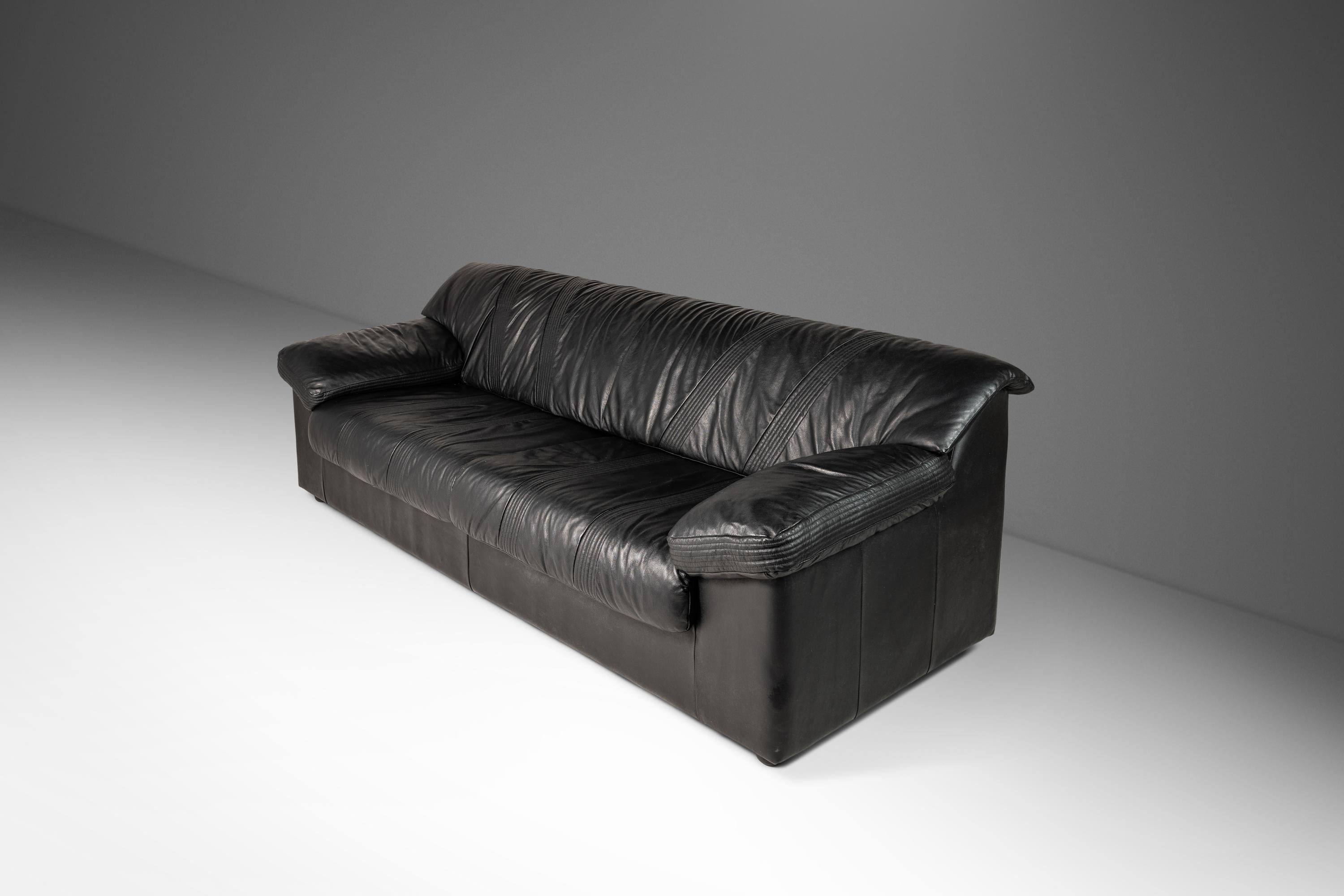 Canapé à trois places de Natuzzi attribué à Pierluigi Cerri, Italie, 1990 Bon état - En vente à Deland, FL