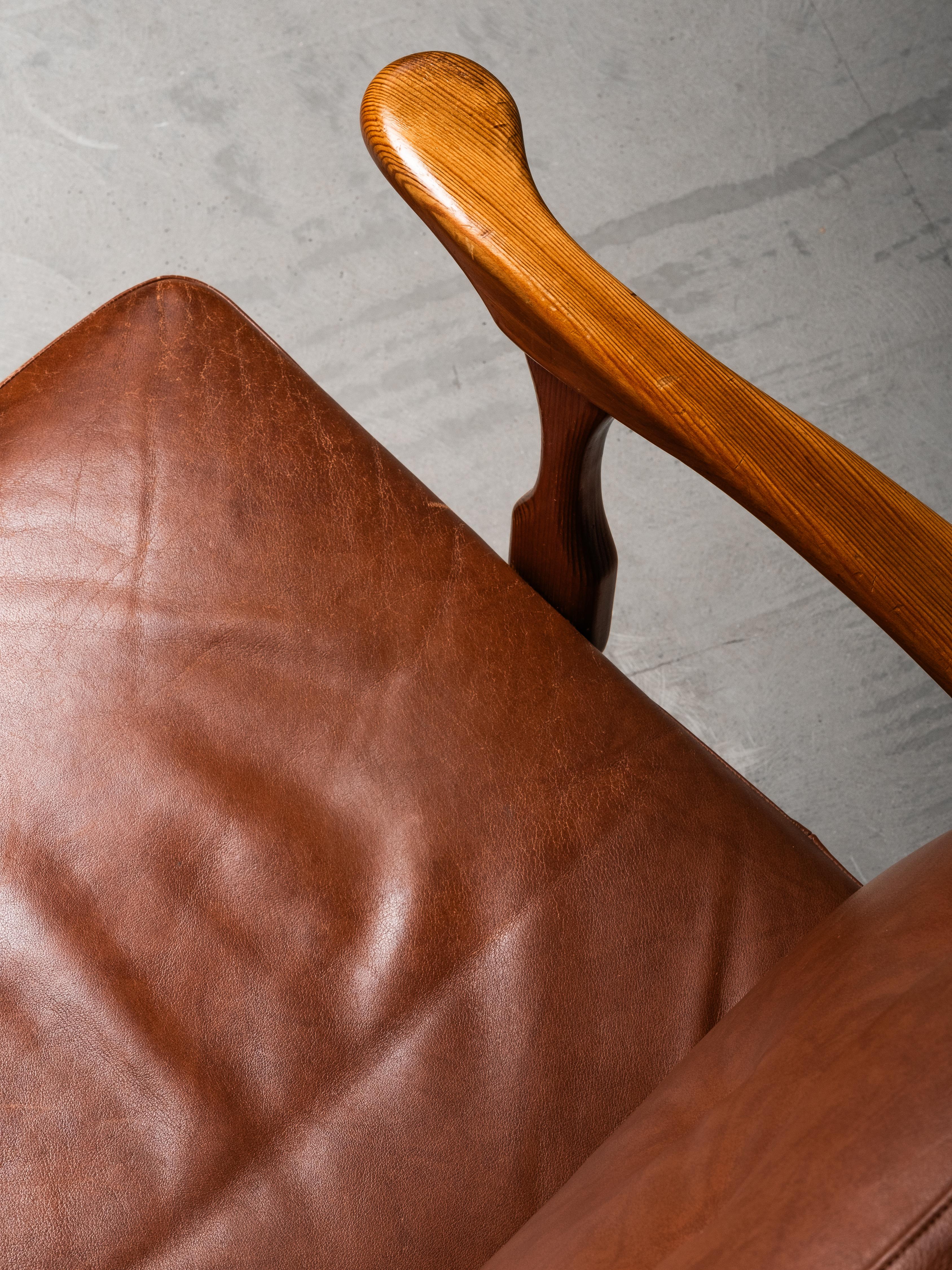 Three-Seat Sofa in Pine and Cognac Leather by Göperts Möbler, Sweden, 1940s For Sale 4