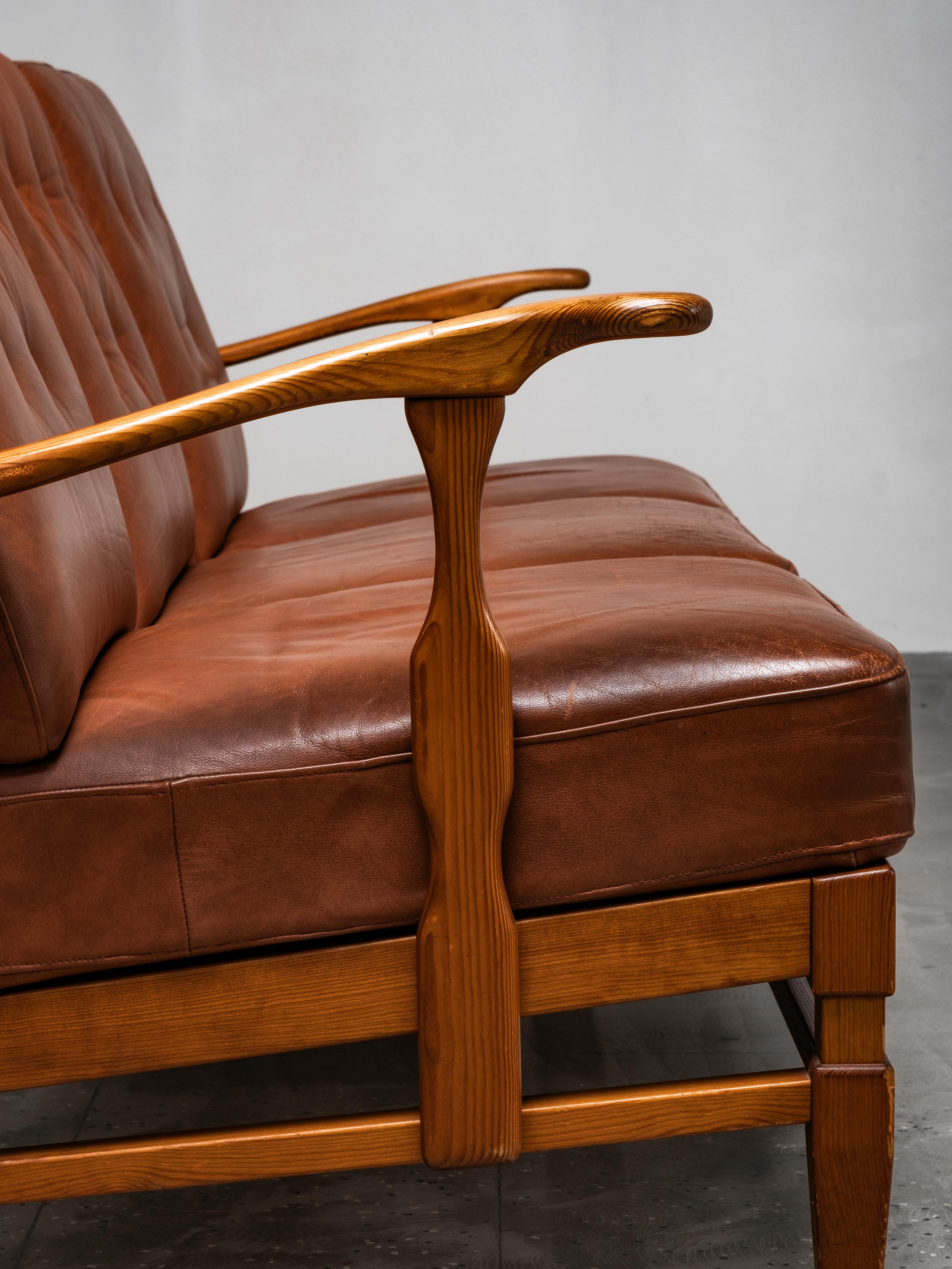 Three-Seat Sofa in Pine and Cognac Leather by Göperts Möbler, Sweden, 1940s For Sale 7