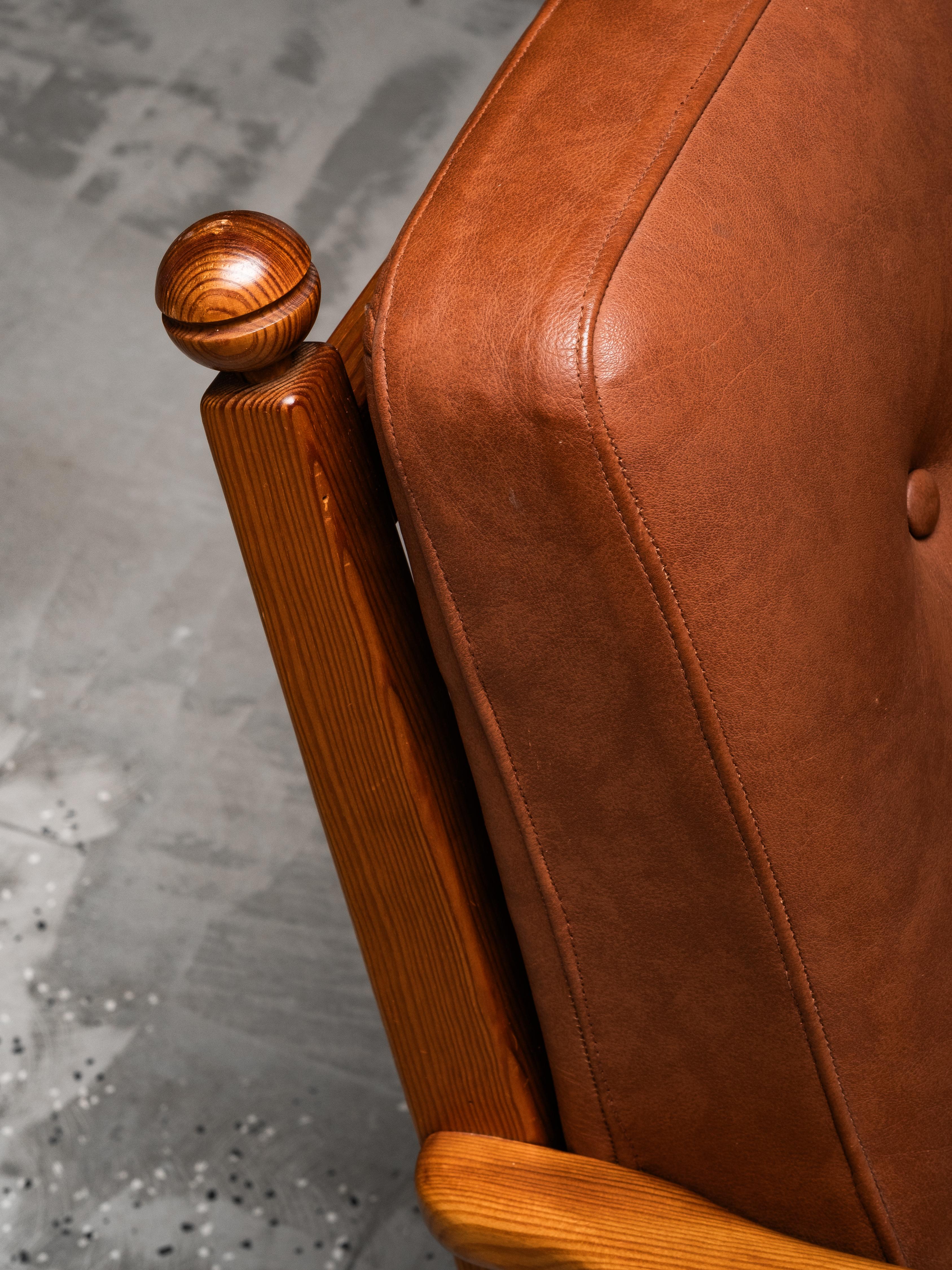 Three-Seat Sofa in Pine and Cognac Leather by Göperts Möbler, Sweden, 1940s For Sale 8