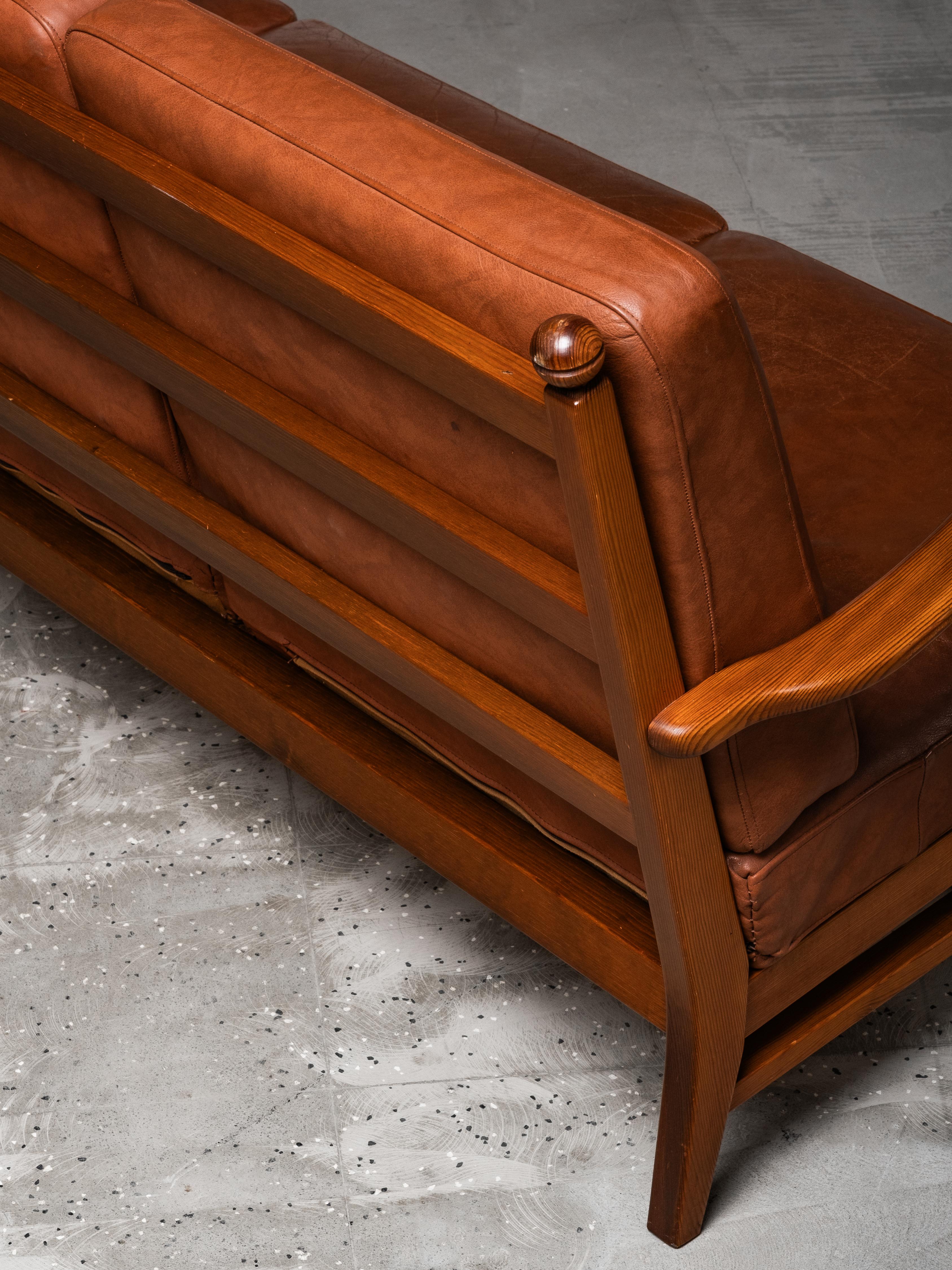 Three-Seat Sofa in Pine and Cognac Leather by Göperts Möbler, Sweden, 1940s For Sale 11