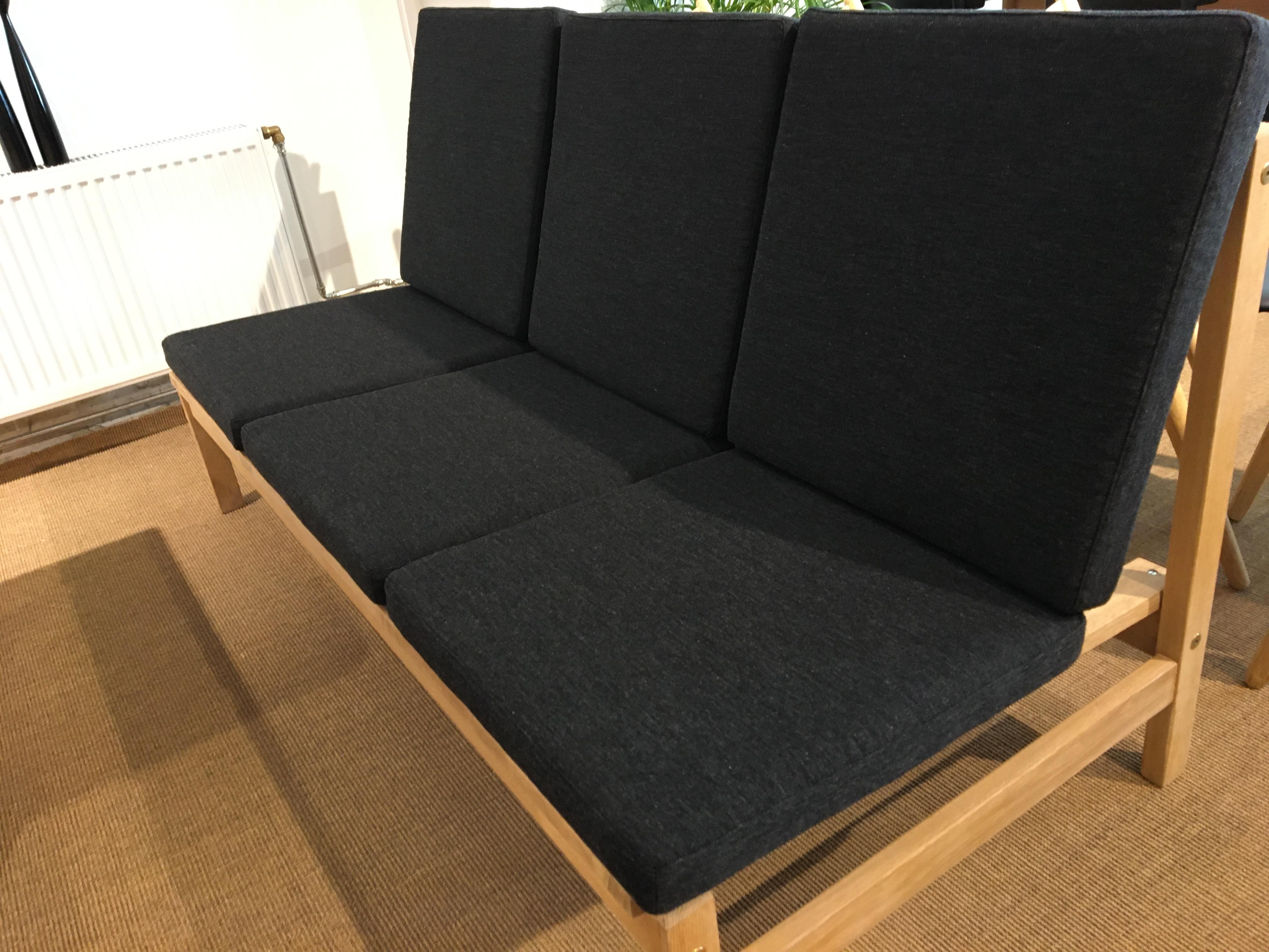Three-Seat Sofa in Solid Oak Model 2363, Designed by Børge Mogensen In Good Condition In Odense, Denmark