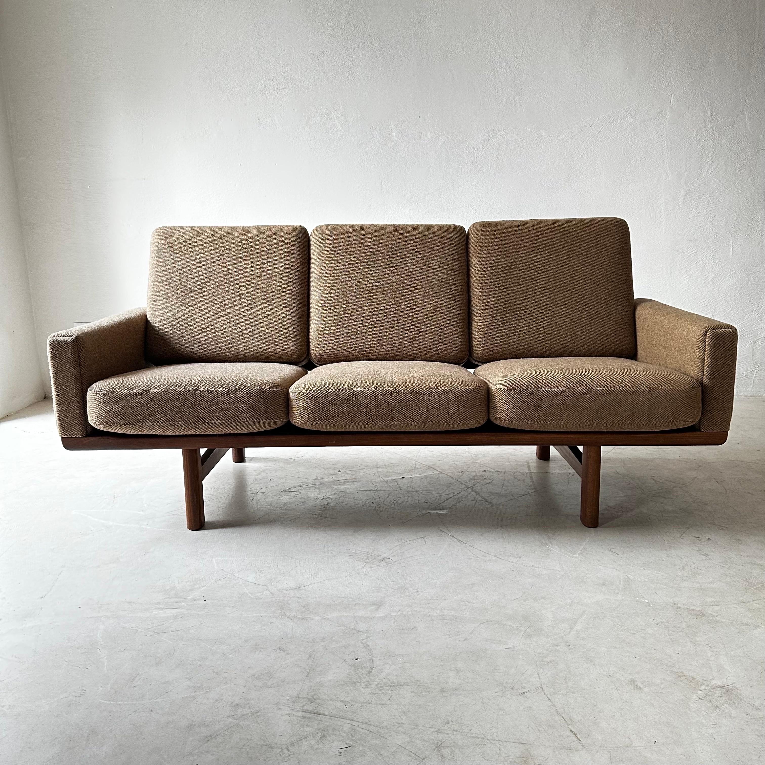 Scandinavian Modern Three-Seat Teak-Framed Sofa, Model GE-236, by Hans Wegner for GETAMA For Sale