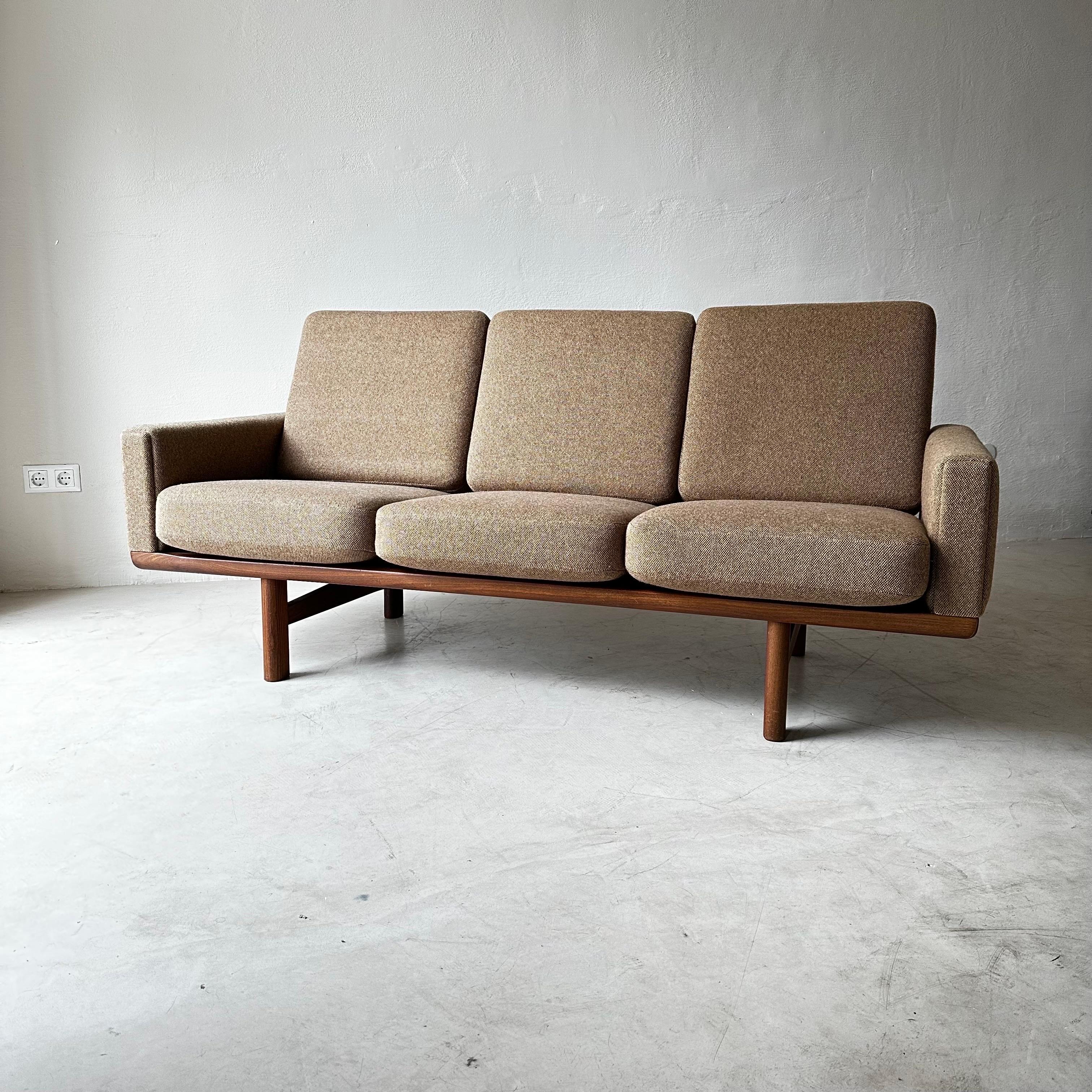 Danish Three-Seat Teak-Framed Sofa, Model GE-236, by Hans Wegner for GETAMA For Sale
