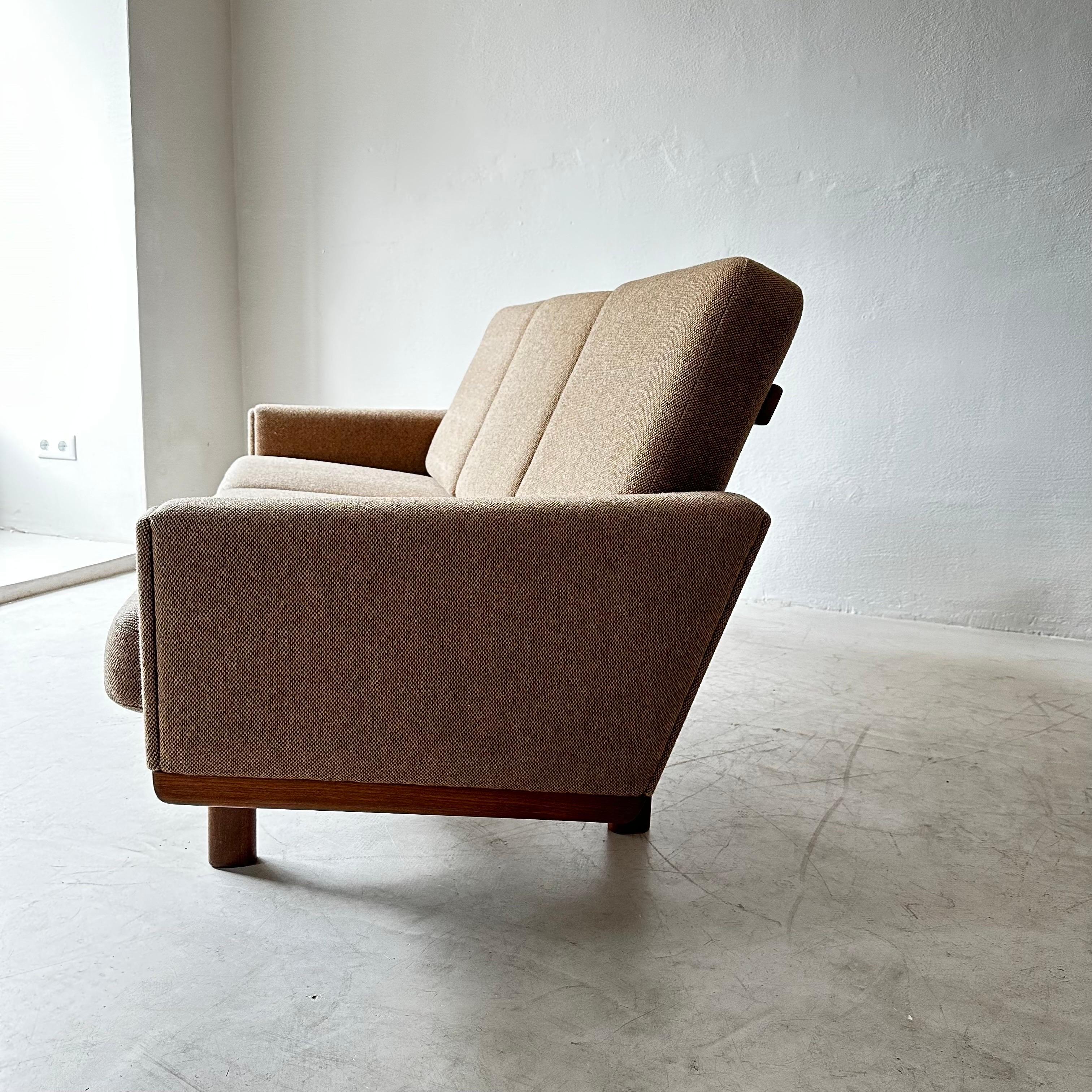 Mid-20th Century Three-Seat Teak-Framed Sofa, Model GE-236, by Hans Wegner for GETAMA For Sale