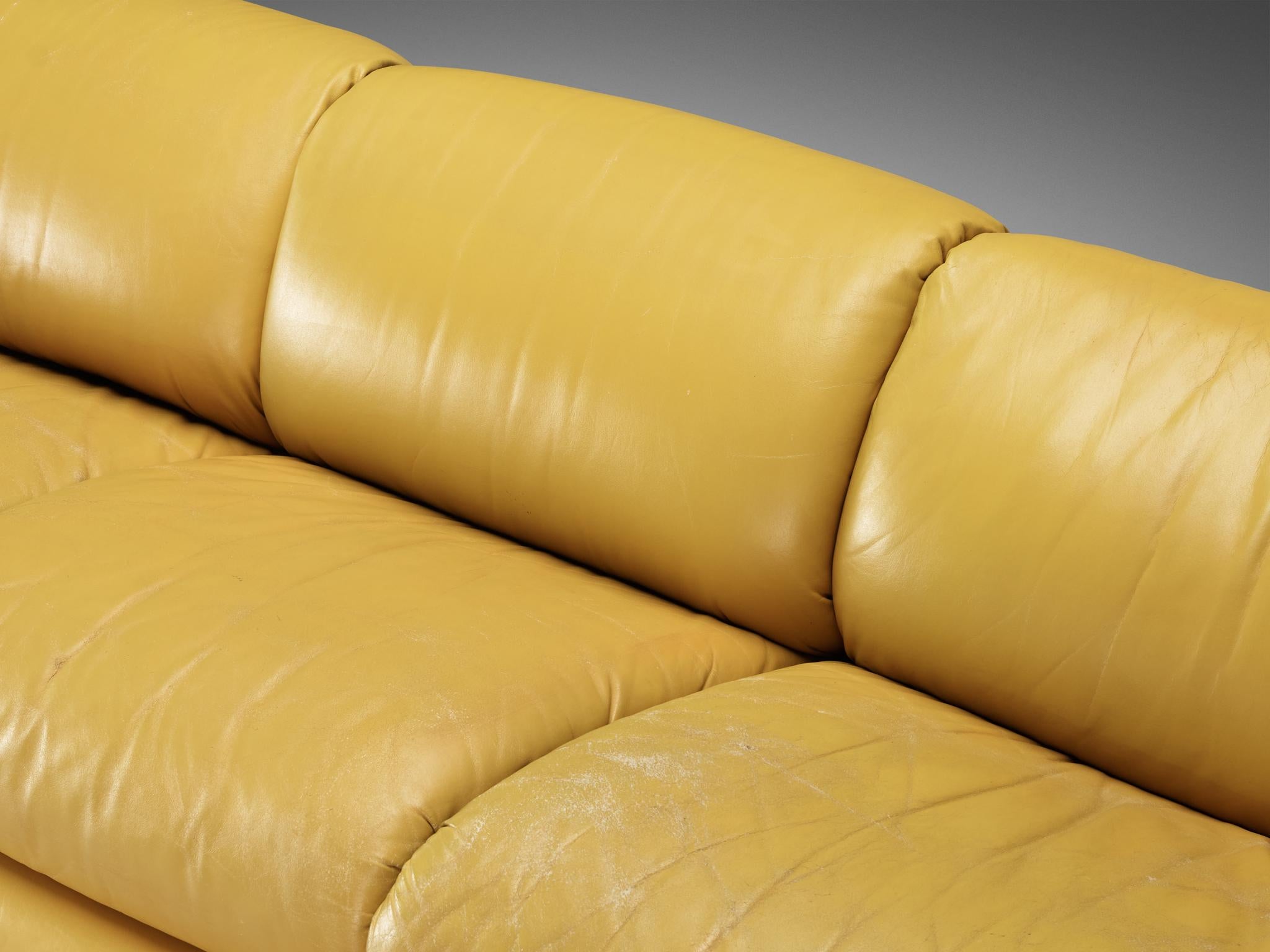 Three Seat Voluptuous Sofa in Yellow Leather  In Good Condition For Sale In Waalwijk, NL