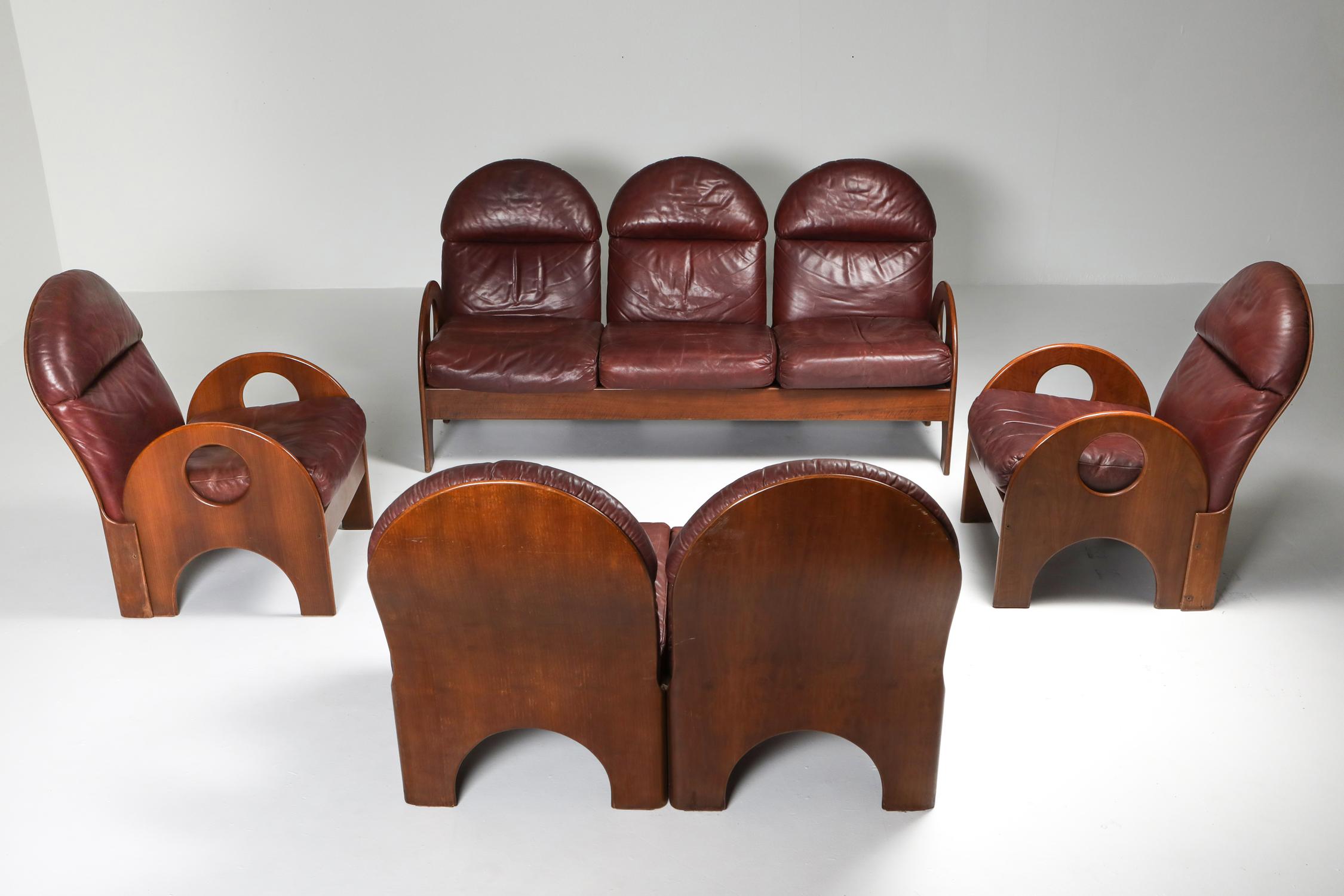 Three-Seater 'Arcata' by Gae Aulenti, Walnut and Burgundy Leather, 1968 7
