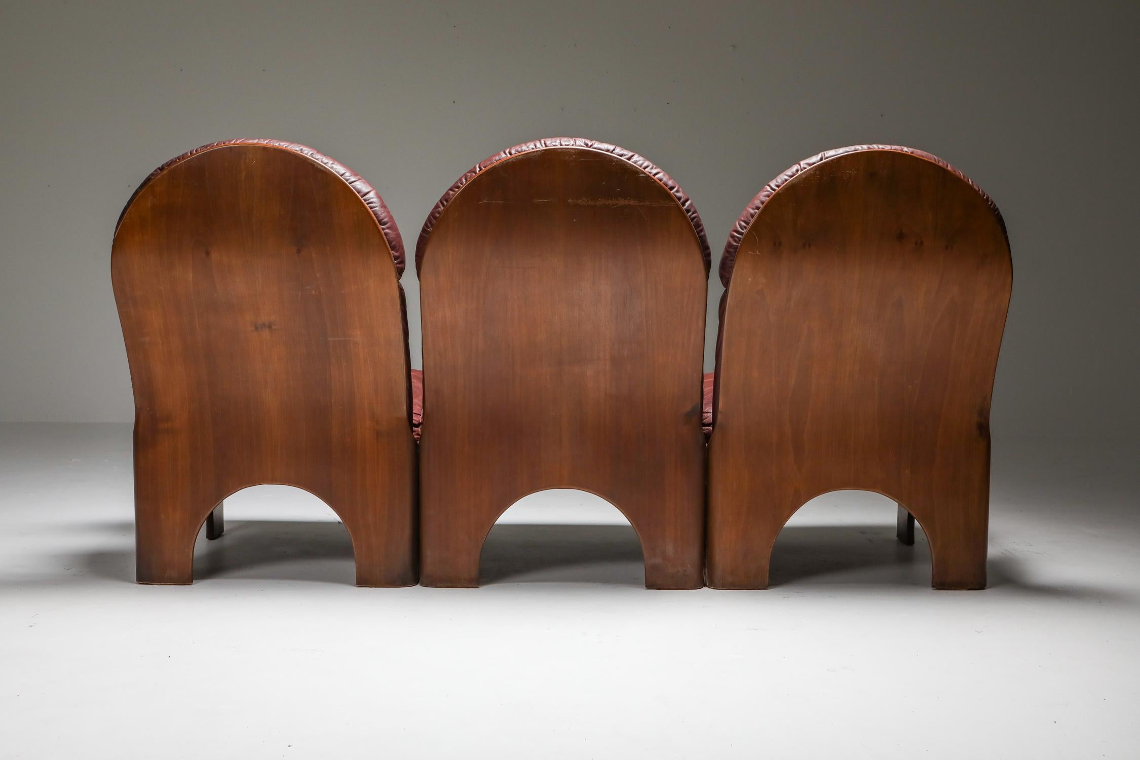 Three-Seater 'Arcata' by Gae Aulenti, Walnut and Burgundy Leather, 1968 2