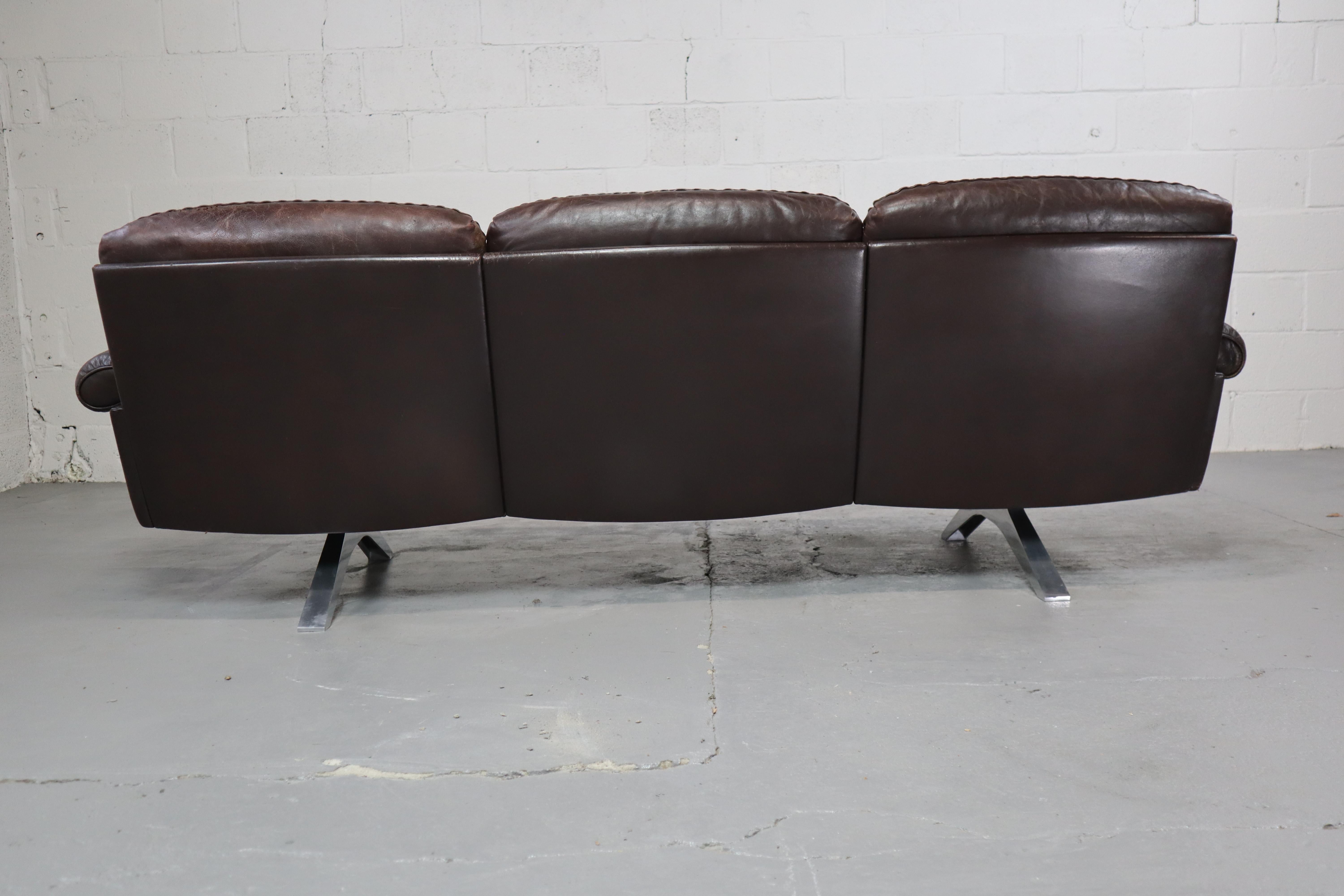 Three-seater leather sofa DS-31 by De Sede Switzerland, 1970's For Sale 6