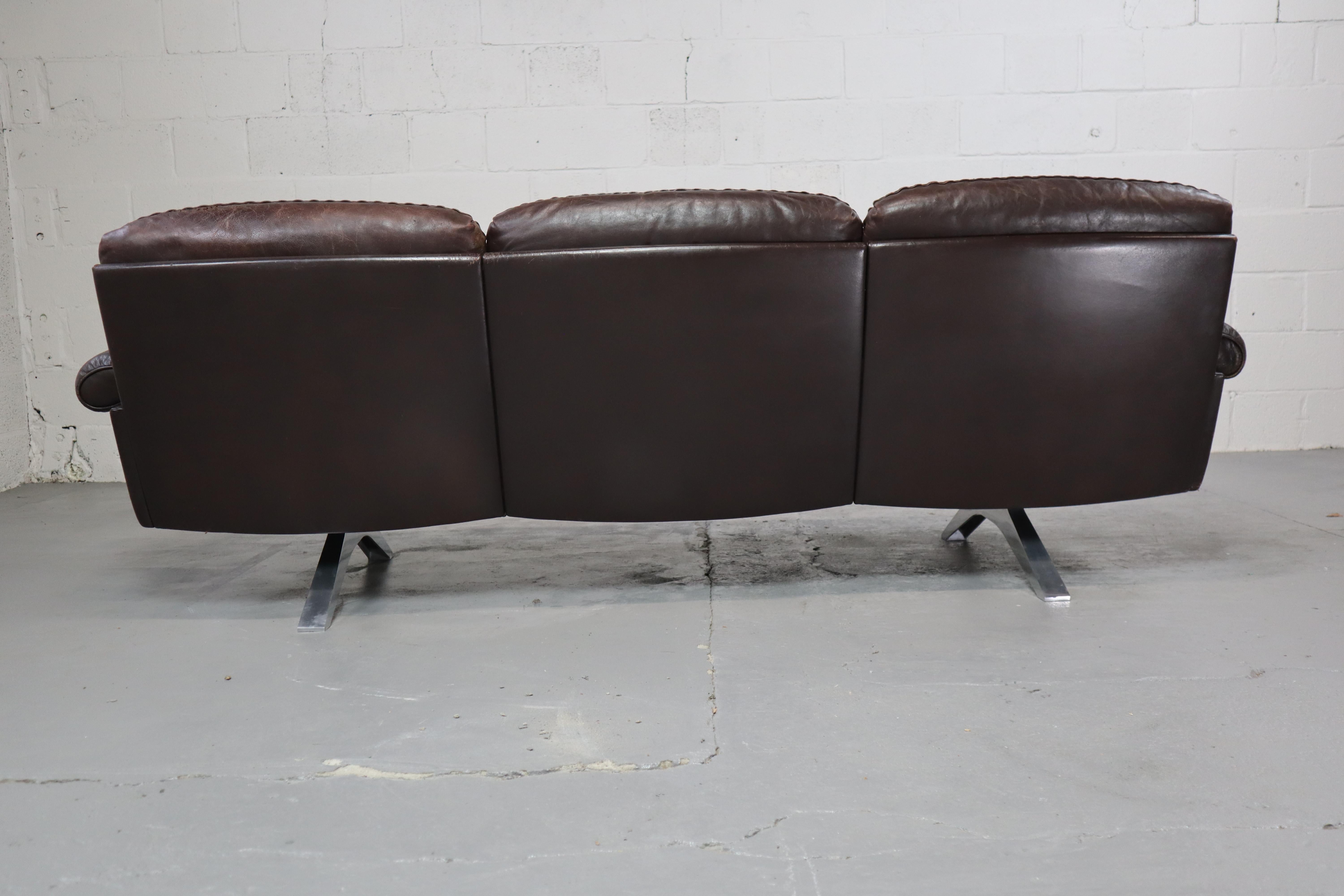 Three-seater leather sofa DS-31 by De Sede Switzerland, 1970's 6