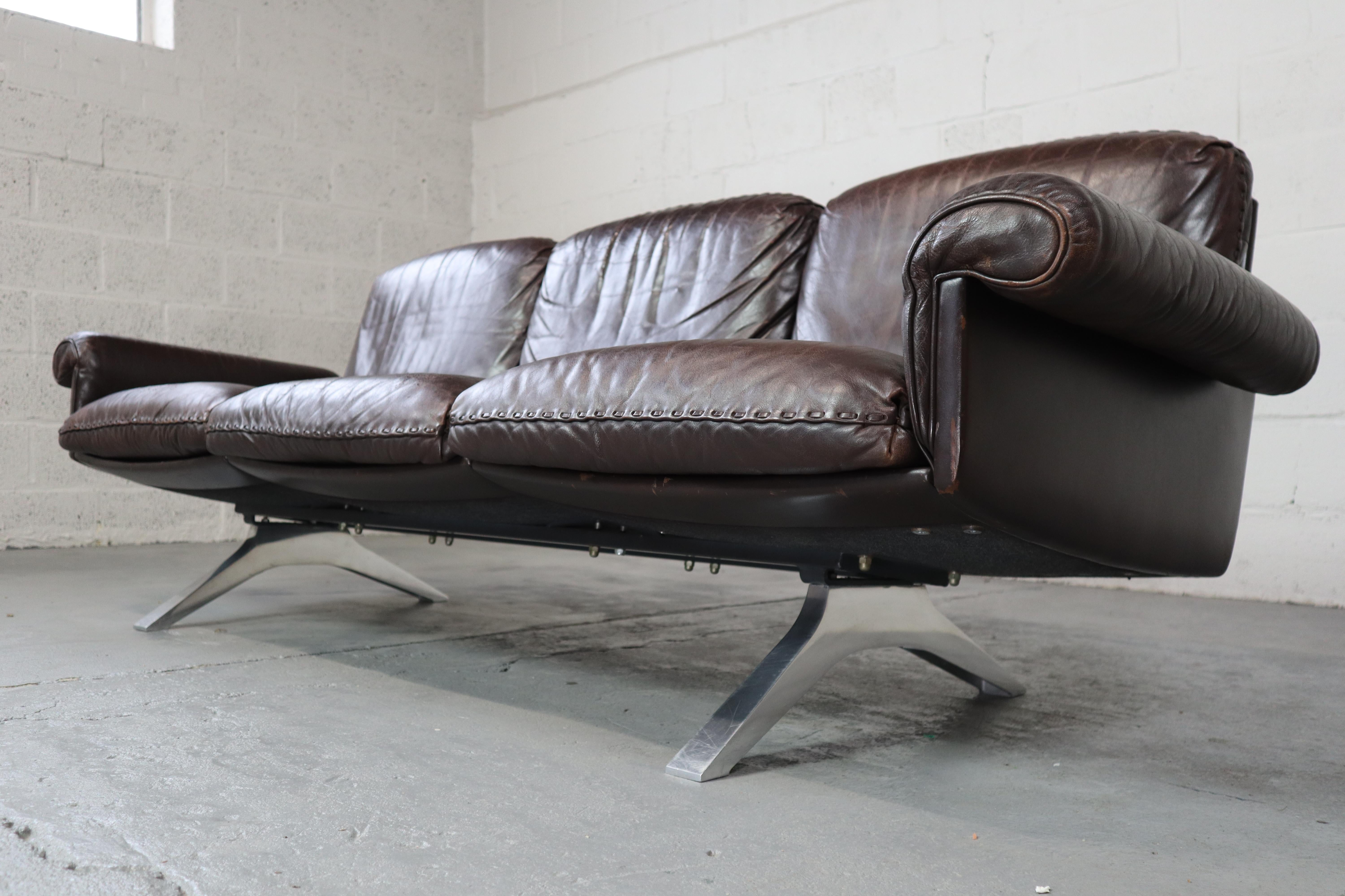 Mid-Century Modern Three-seater leather sofa DS-31 by De Sede Switzerland, 1970's For Sale