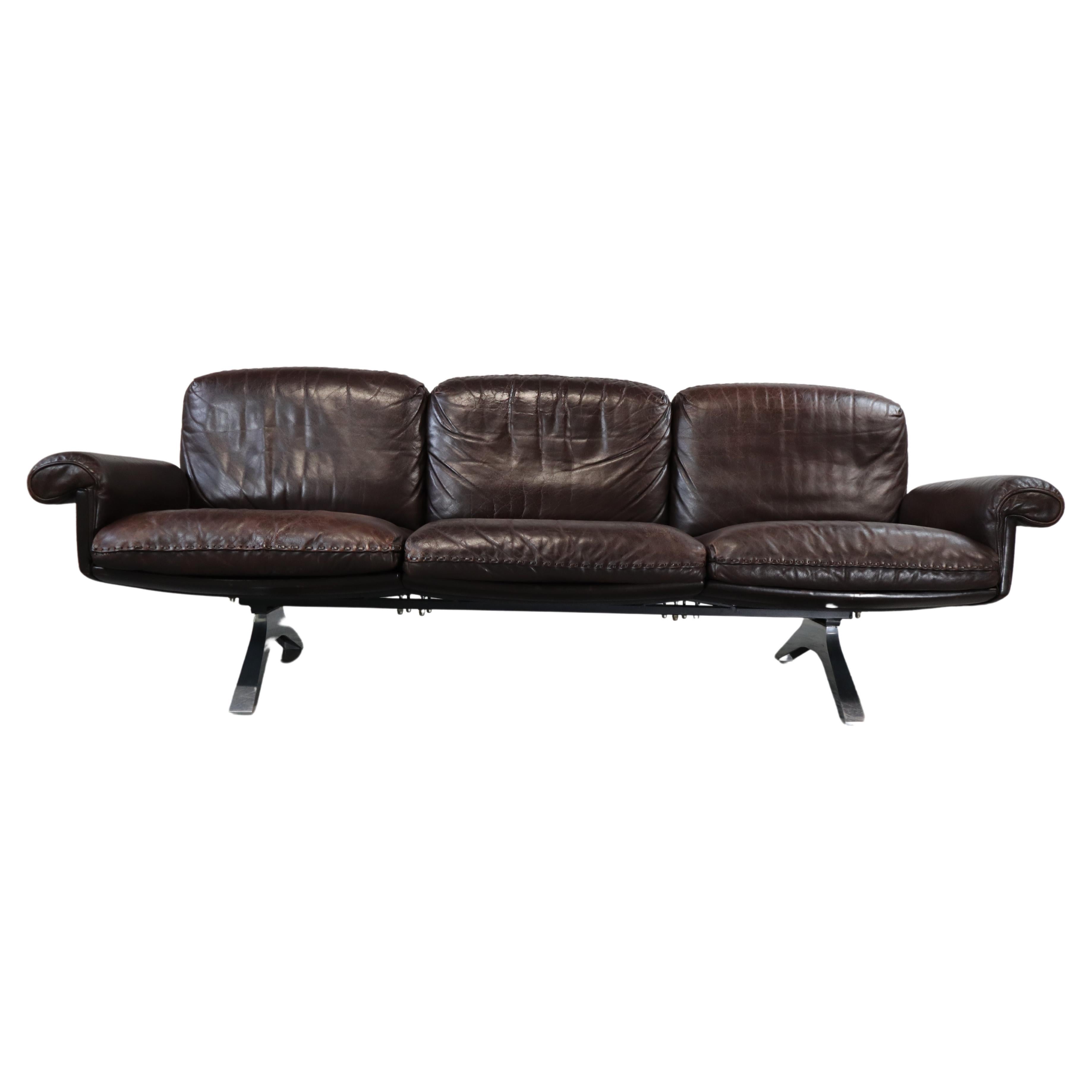 Three-seater leather sofa DS-31 by De Sede Switzerland, 1970's For Sale