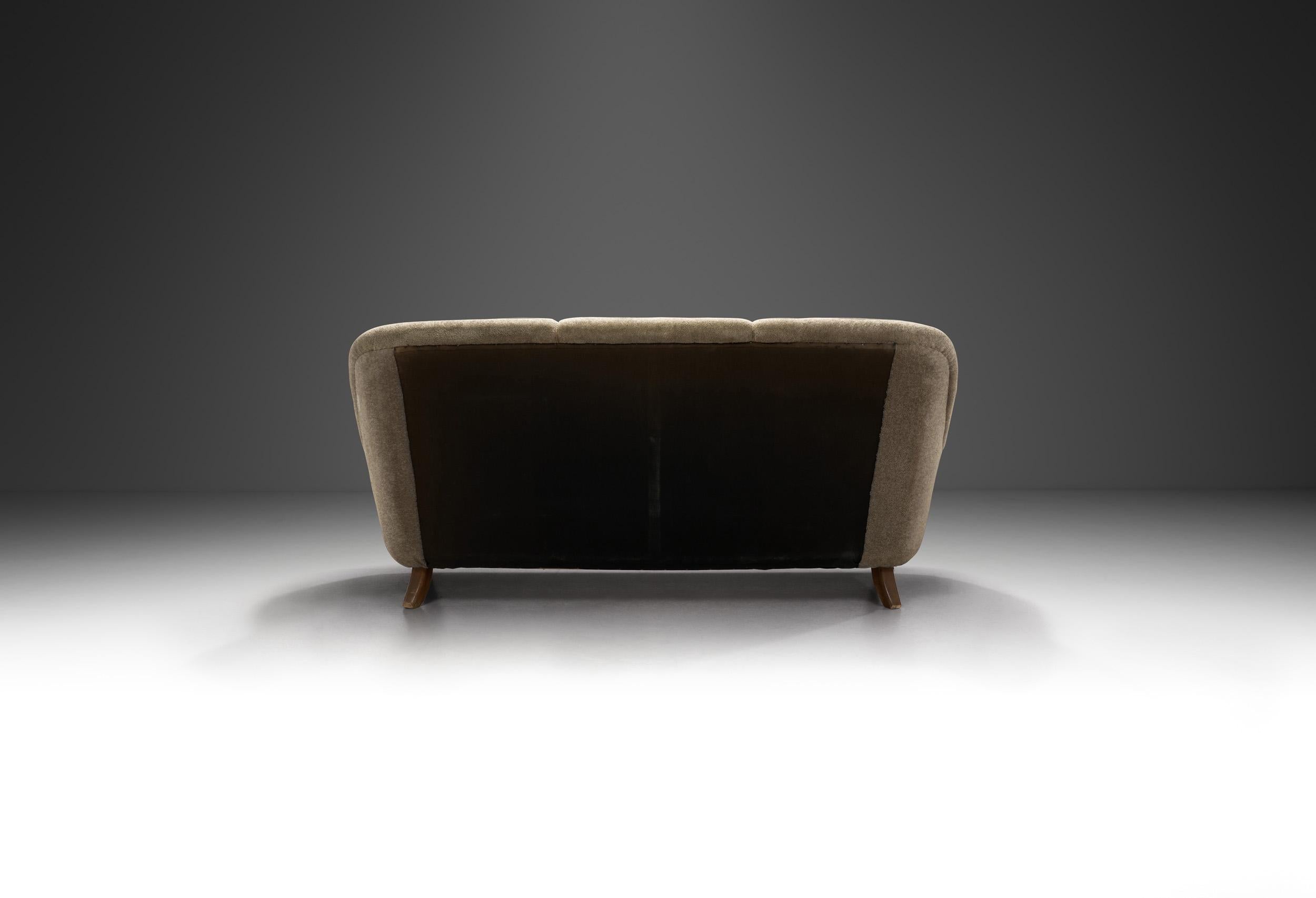 Three-Seater Mid-Century Modern Sofa by Berga Möbler, Sweden 1940s In Good Condition In Utrecht, NL