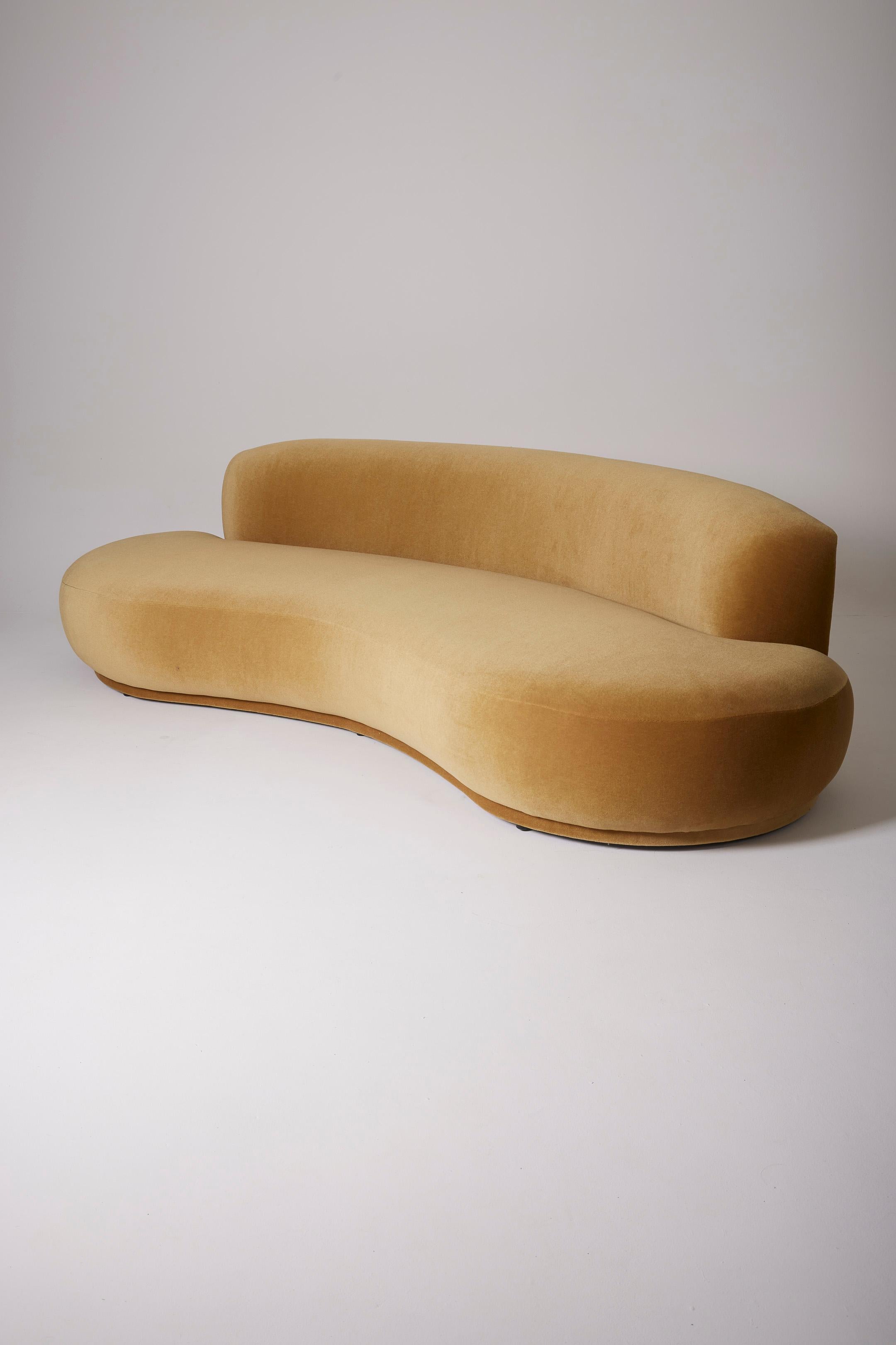  3/4-seater Italian-style velvet sofa from the 1970s. Very good condition.
DV642