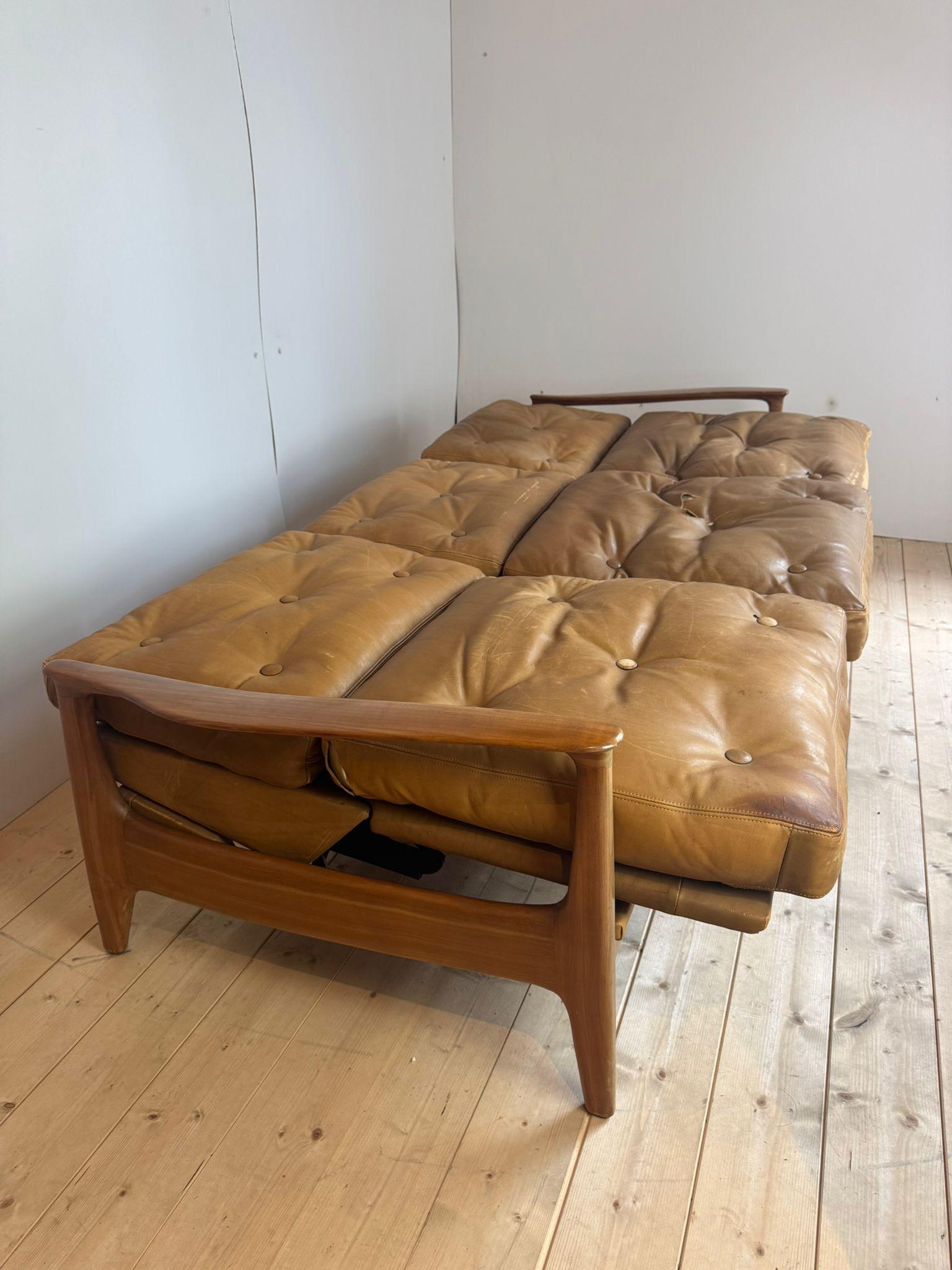 Dreisitzer-Sofa/Bett in Leder im Angebot 6