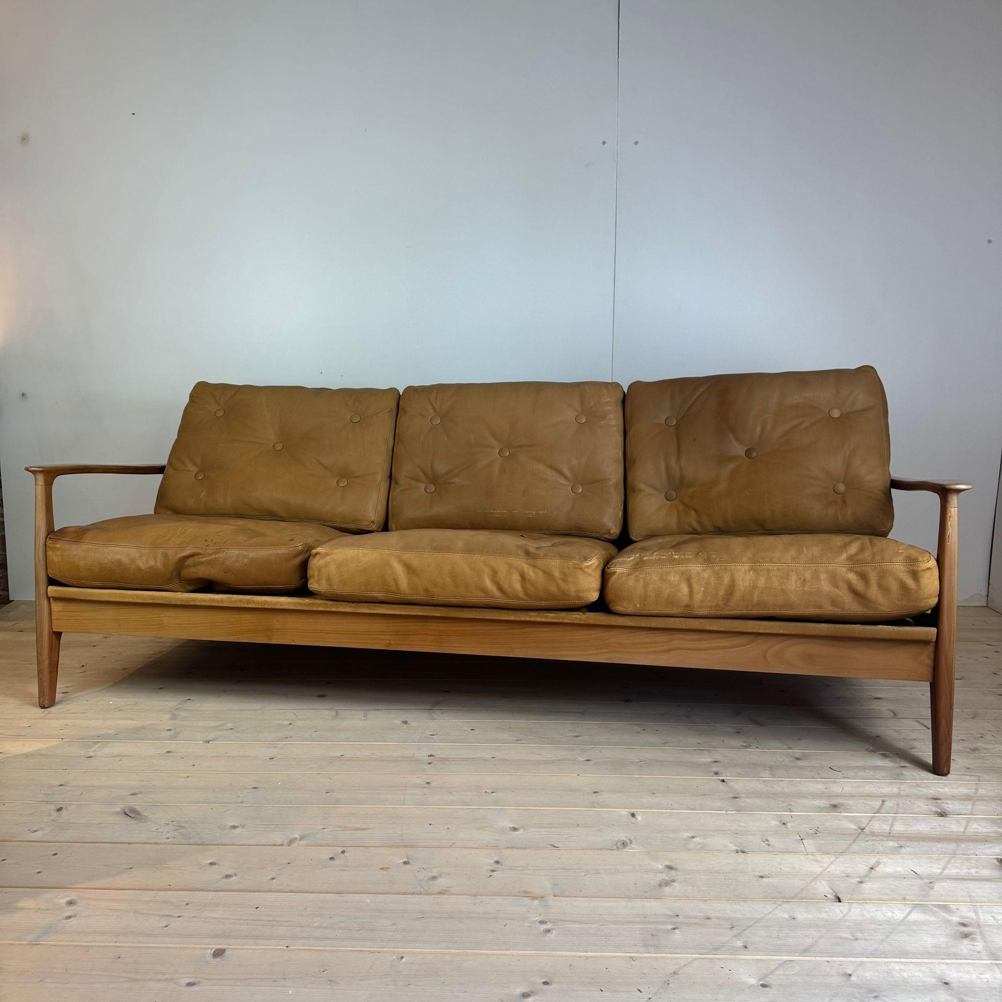 Dreisitzer-Sofa/Bett in Leder im Zustand „Gut“ im Angebot in Torino, IT
