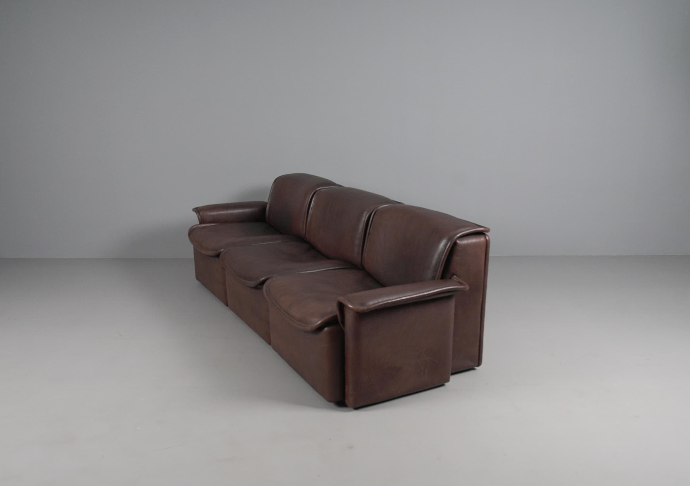 Swiss Three Seater Sofa by De Sede DS-12 in Brown Neck Leather, 1960s, Switzerland For Sale