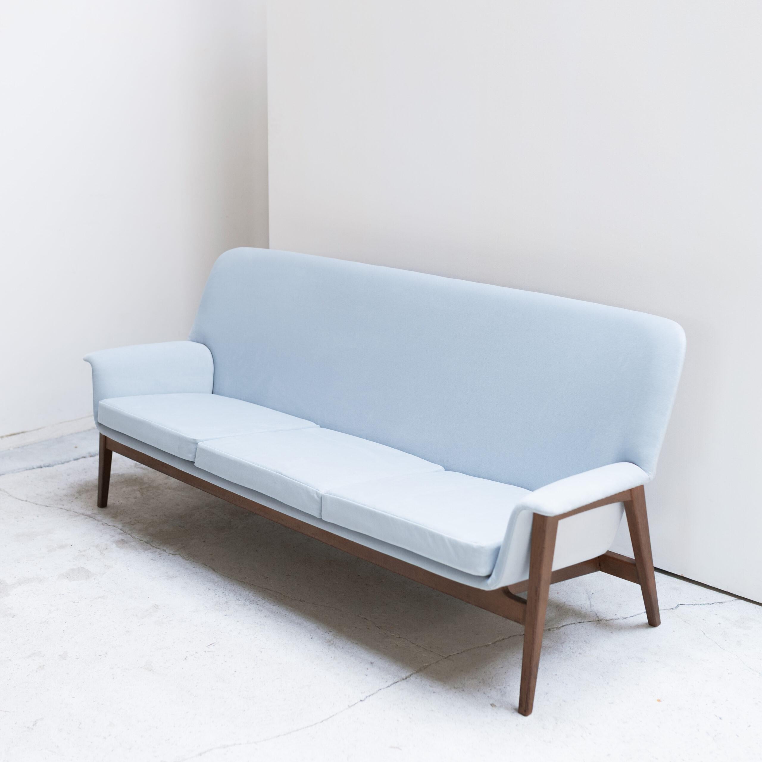 Three Seater Sofa by Isamu Kenmochi, Japan, 1960s im Zustand „Gut“ im Angebot in Tokyo, Tokyo