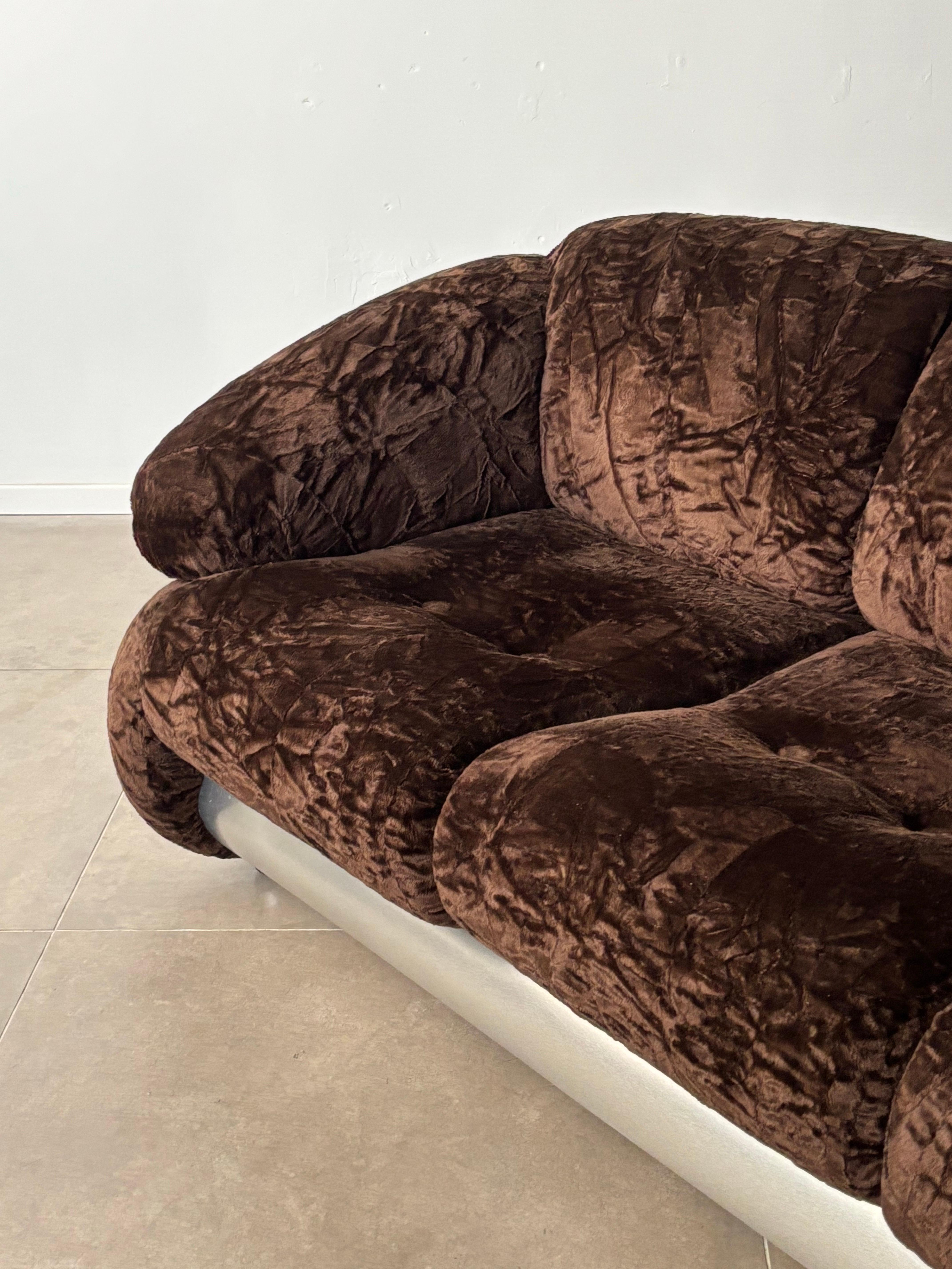Dreisitzer-Sofa entworfen von Adriano Piazzesi, Italien, 1970er Jahre (20. Jahrhundert) im Angebot