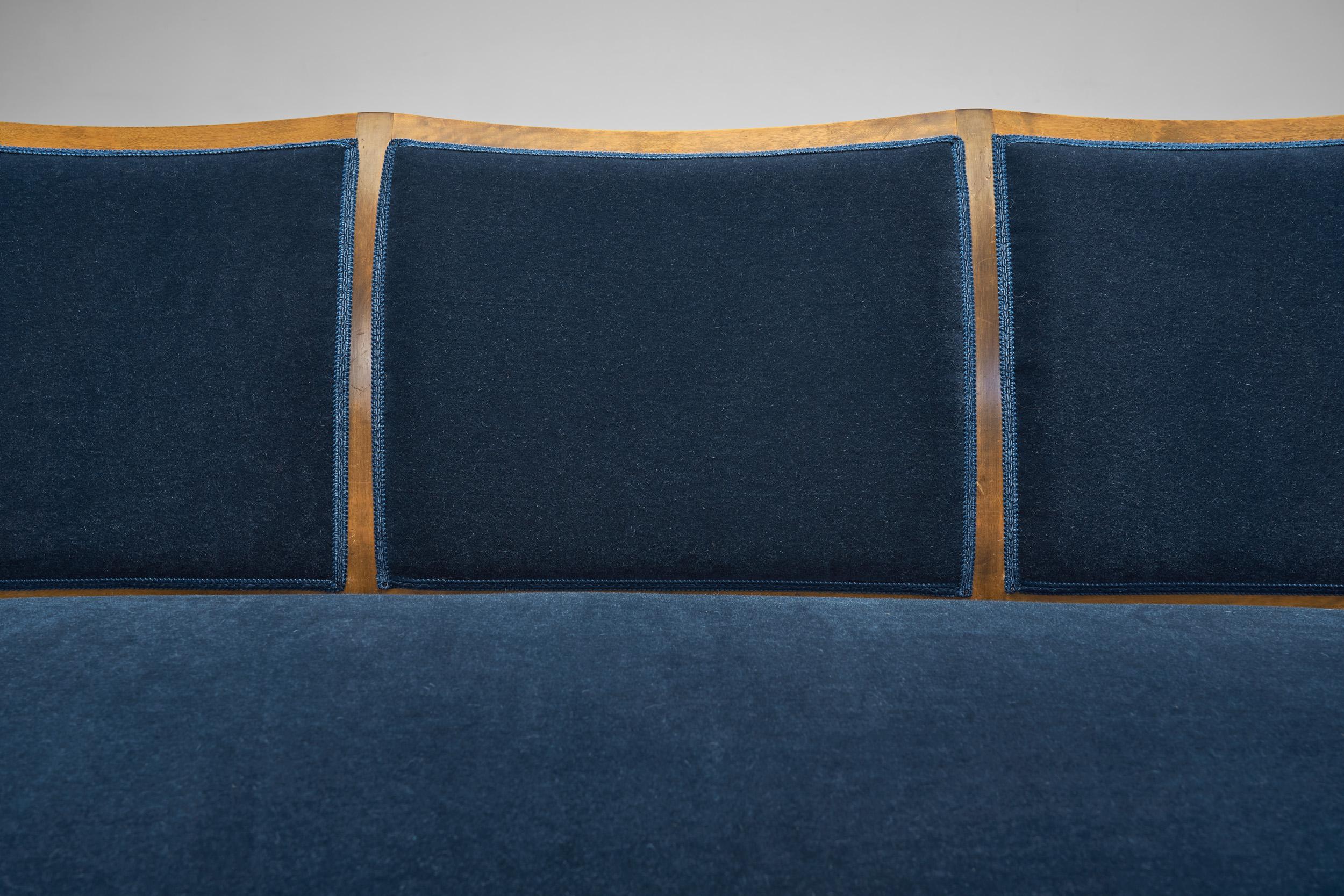 Canapé trois places en tissu mohair bleu par Jørgen Christensen, Danemark années 1930 en vente 3