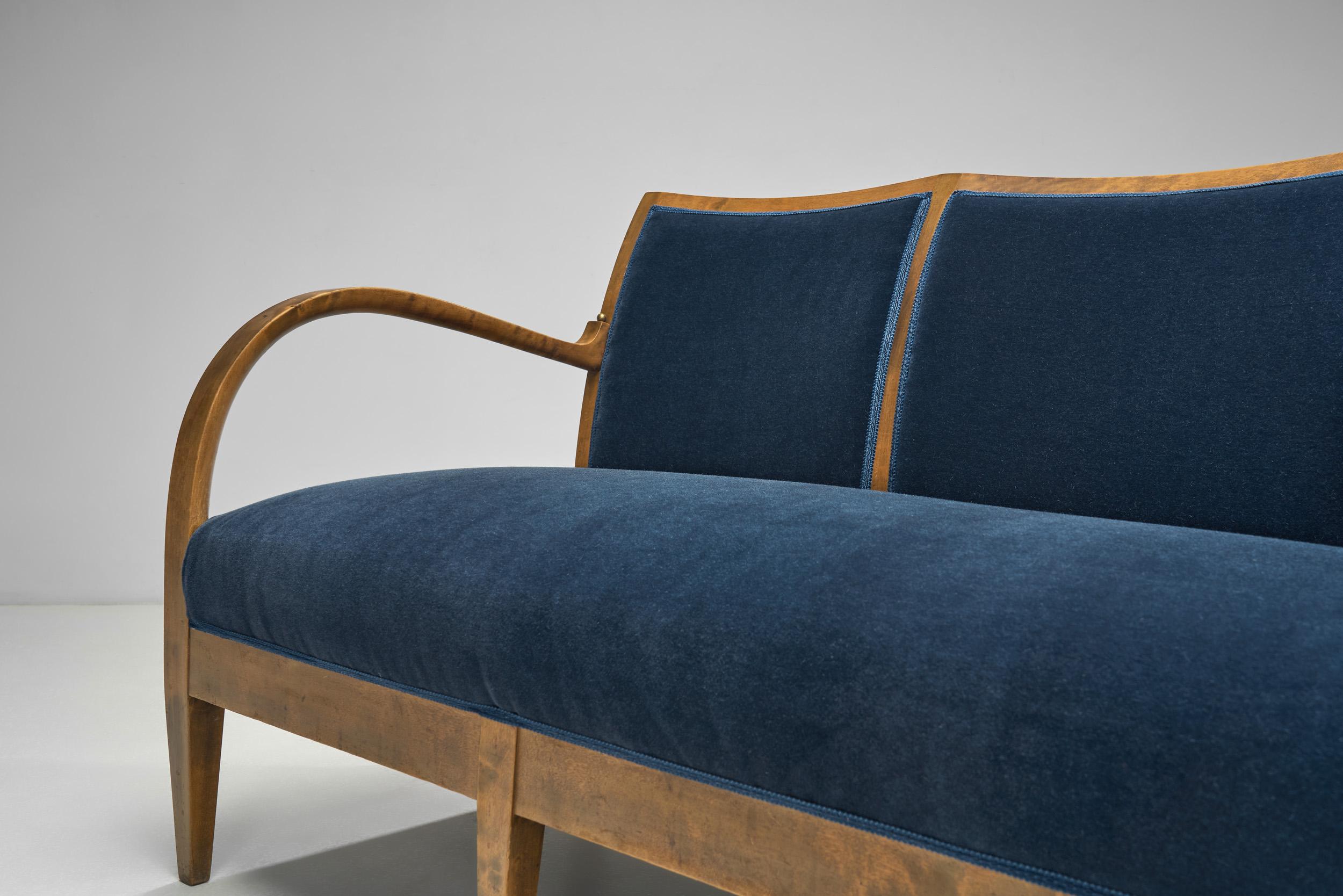 Canapé trois places en tissu mohair bleu par Jørgen Christensen, Danemark années 1930 en vente 1