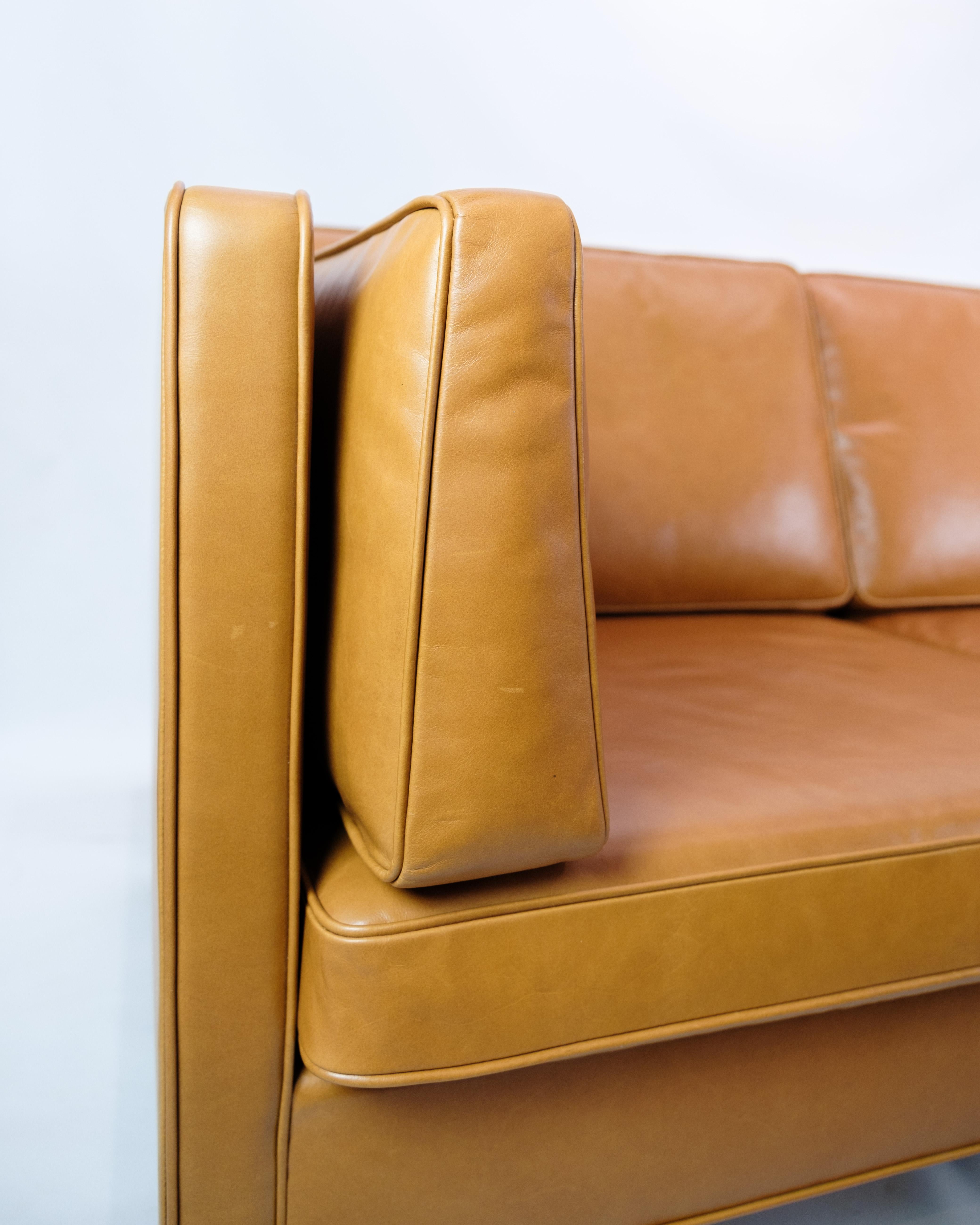 Three-seater sofa In Cognac leather, Model 2333 By Børge Mogensen From 1960s For Sale 8