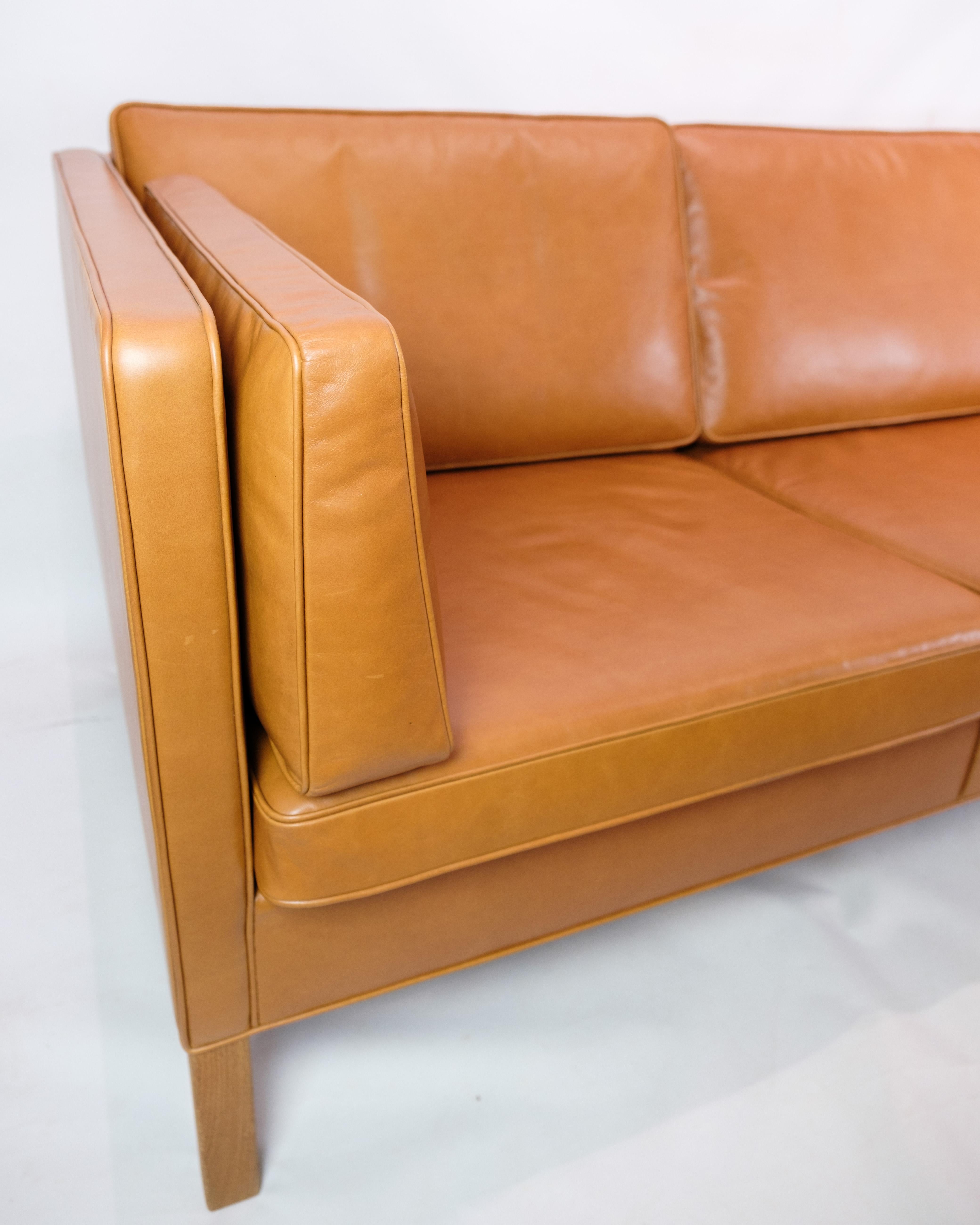 Dreisitziges Sofa aus cognacfarbenem Leder, Modell 2333 von Børge Mogensen aus den 1960er Jahren im Angebot 3