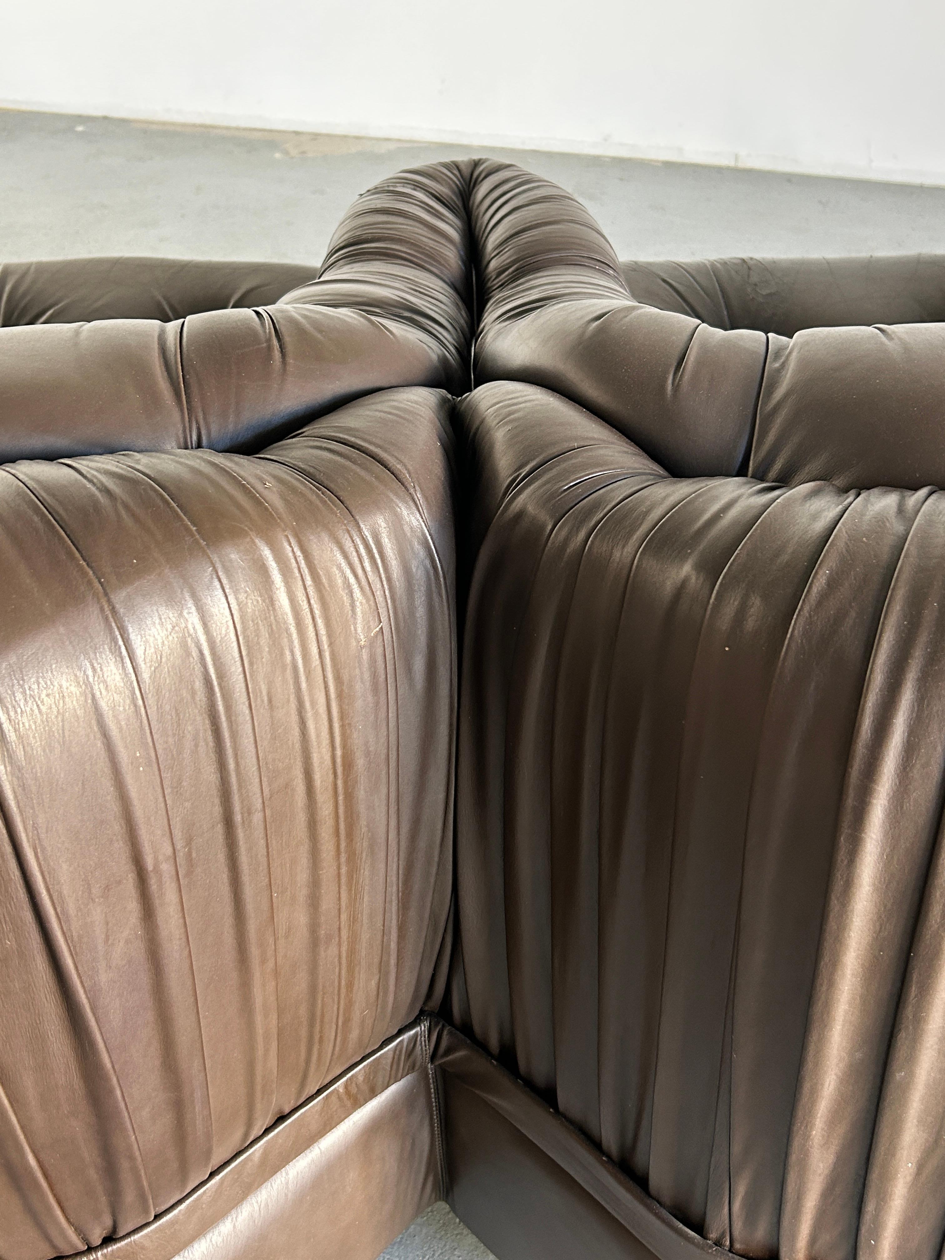 Three-Seater Sofa in Dark Brown Leather by Axel Di Pietrobon, 1970s Italy For Sale 5