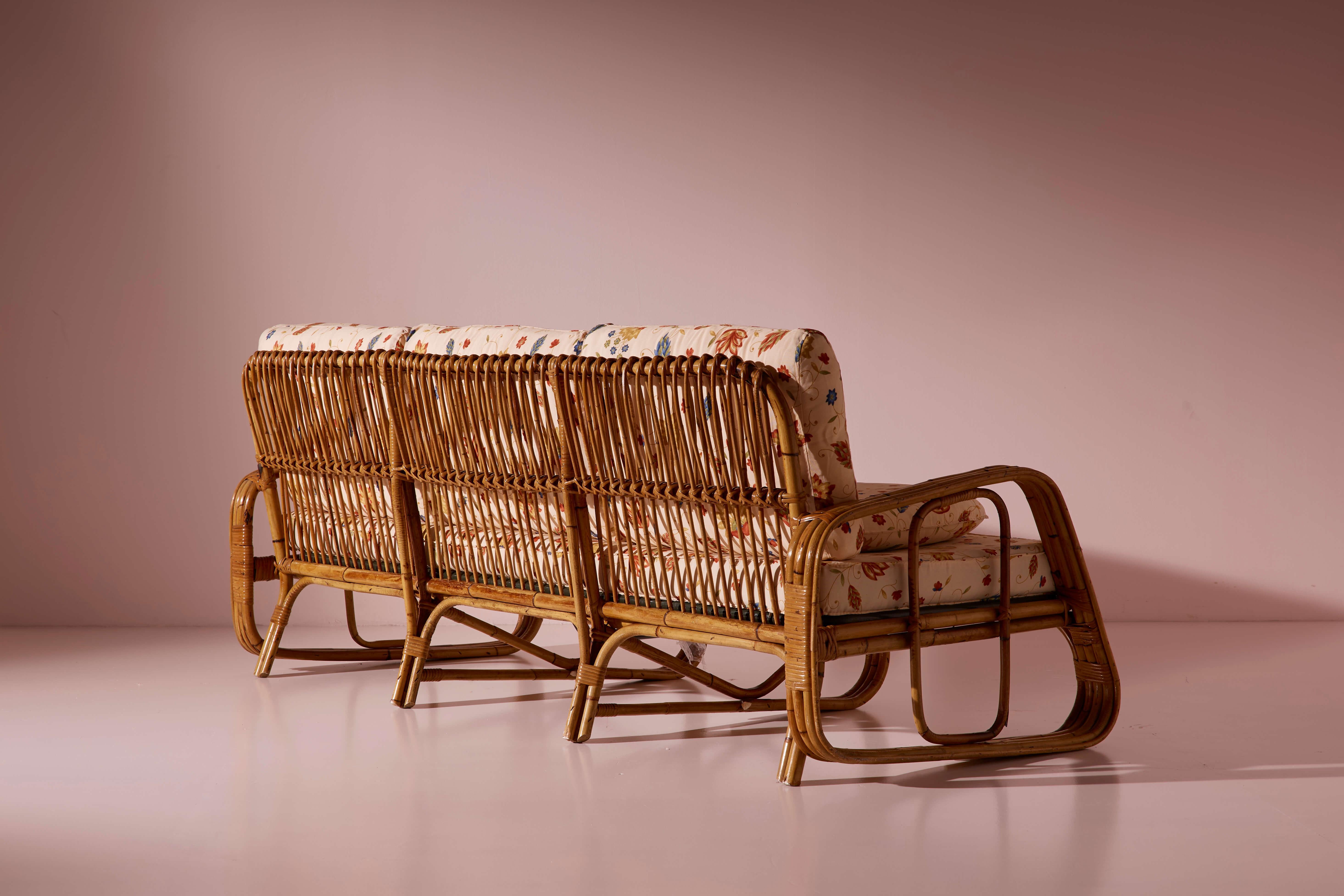 Canapé trois places en osier et rotin à ressort de vapeur, Italie, années 1960 en vente 2