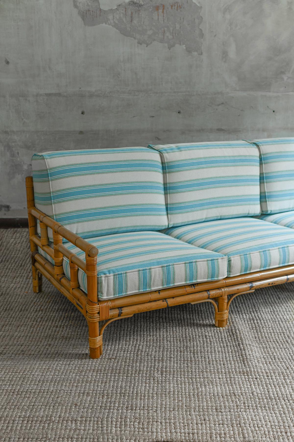 Late 20th Century Three-seater sofa – Ming series, designer Colin Morrow for Vivai del Sud, 1980s For Sale