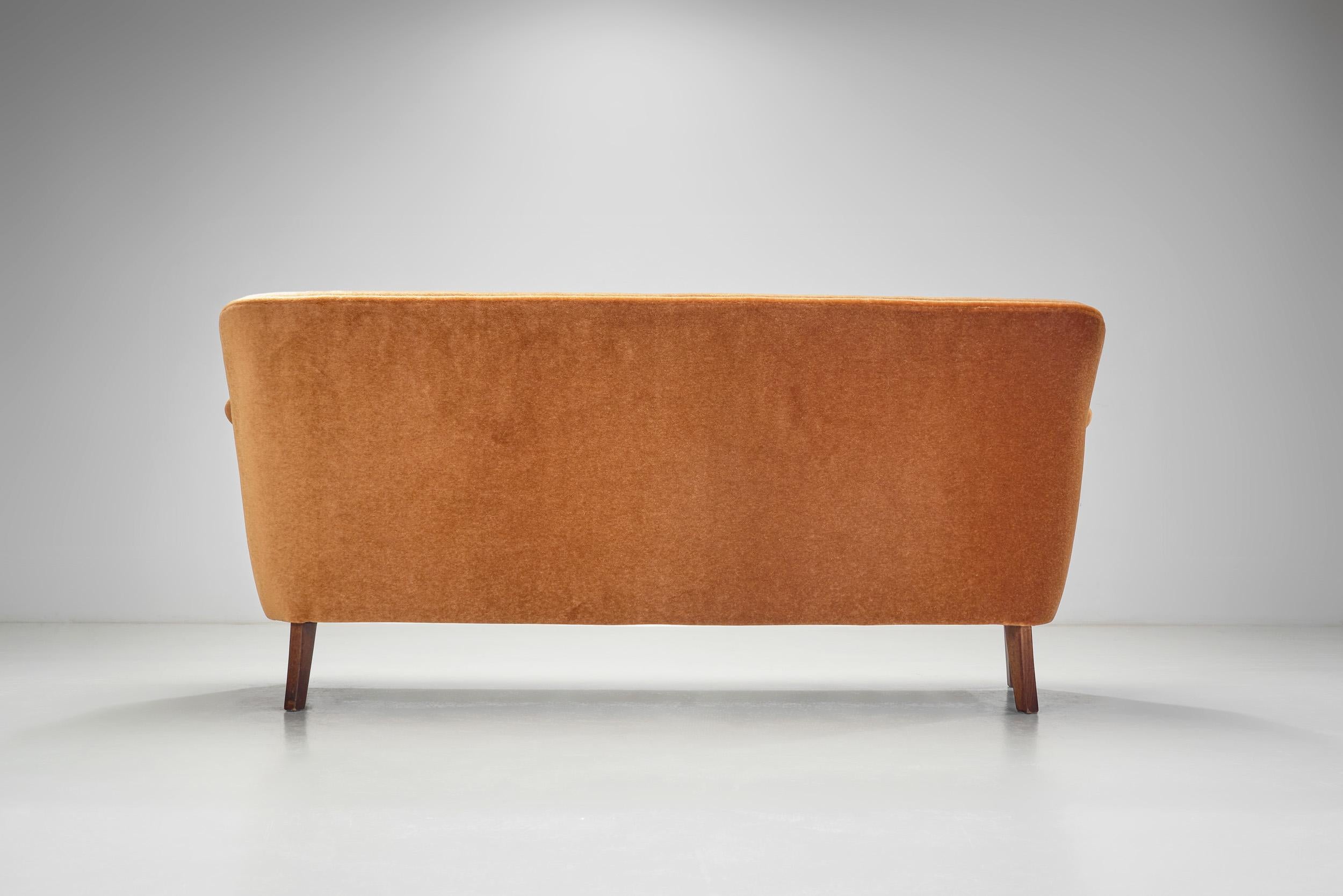 Dreisitzer-Sofa mit Beinen aus gebeizter Buche und gebeizter Buche, Dänemark, 20. Jahrhundert im Angebot 2