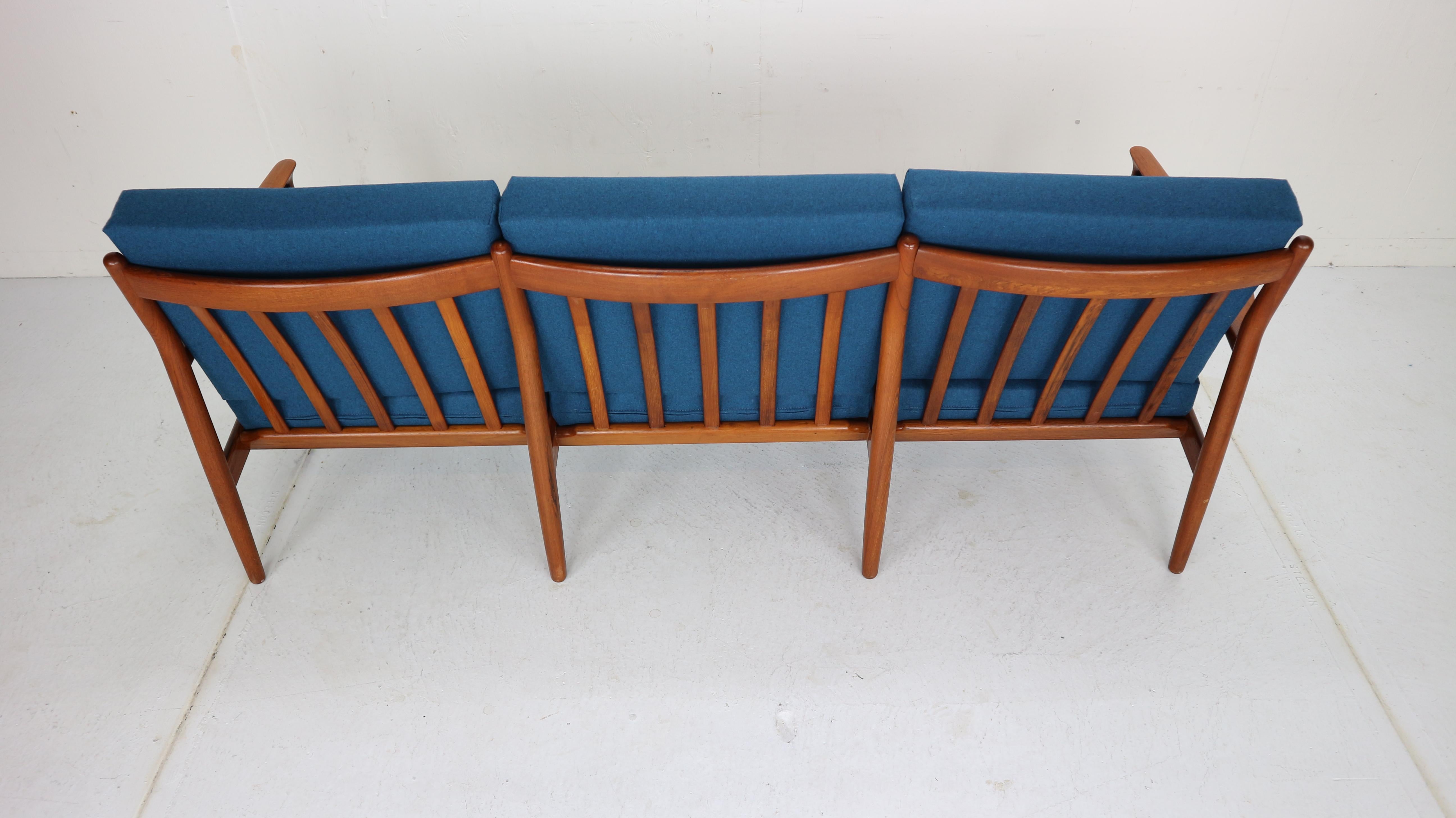 Three-Seat Teak Sofa by Grete Jalk for Glostrup Møbelfabrik, 1960s, Denmark 3