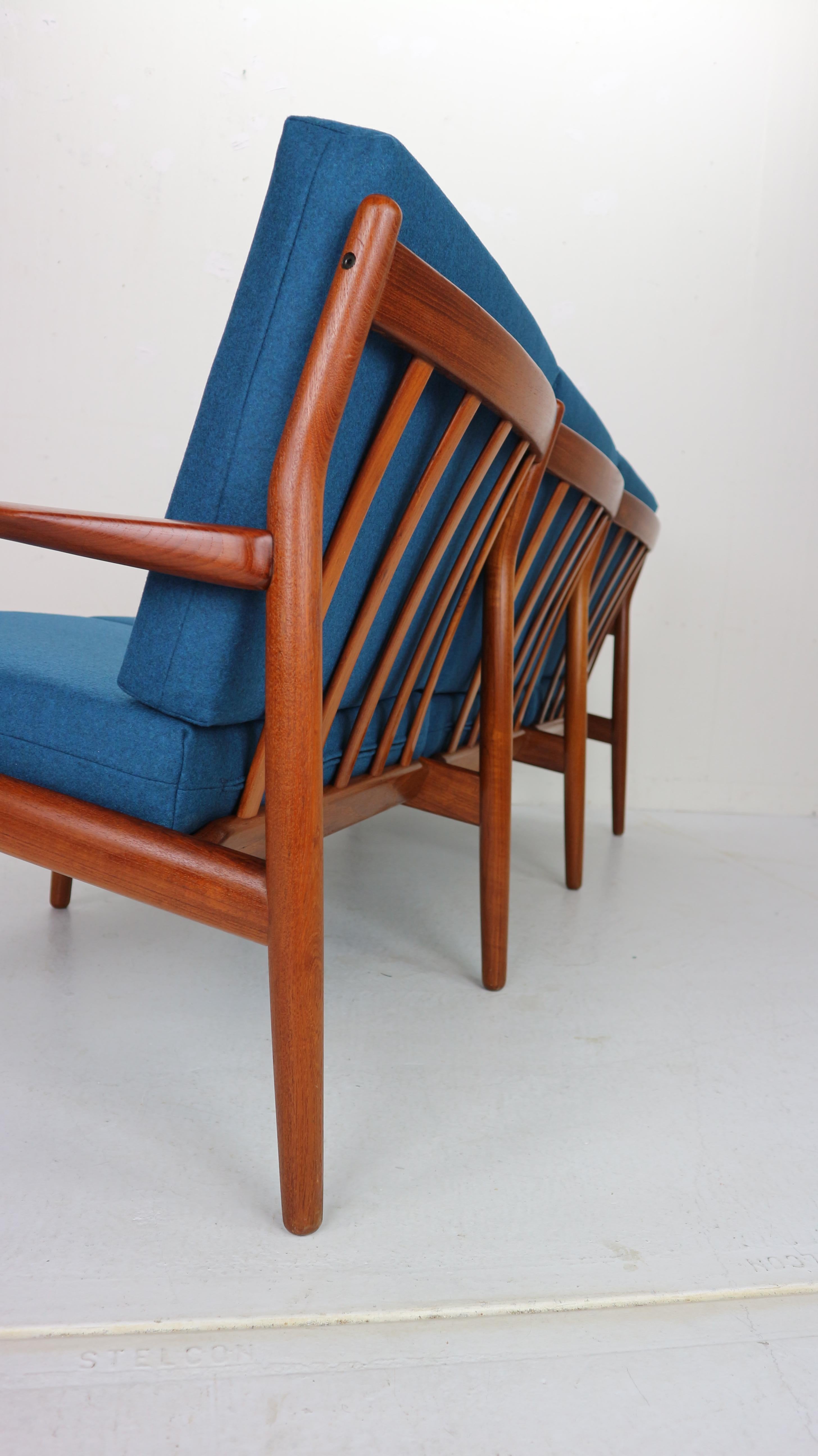 Three-Seat Teak Sofa by Grete Jalk for Glostrup Møbelfabrik, 1960s, Denmark 4