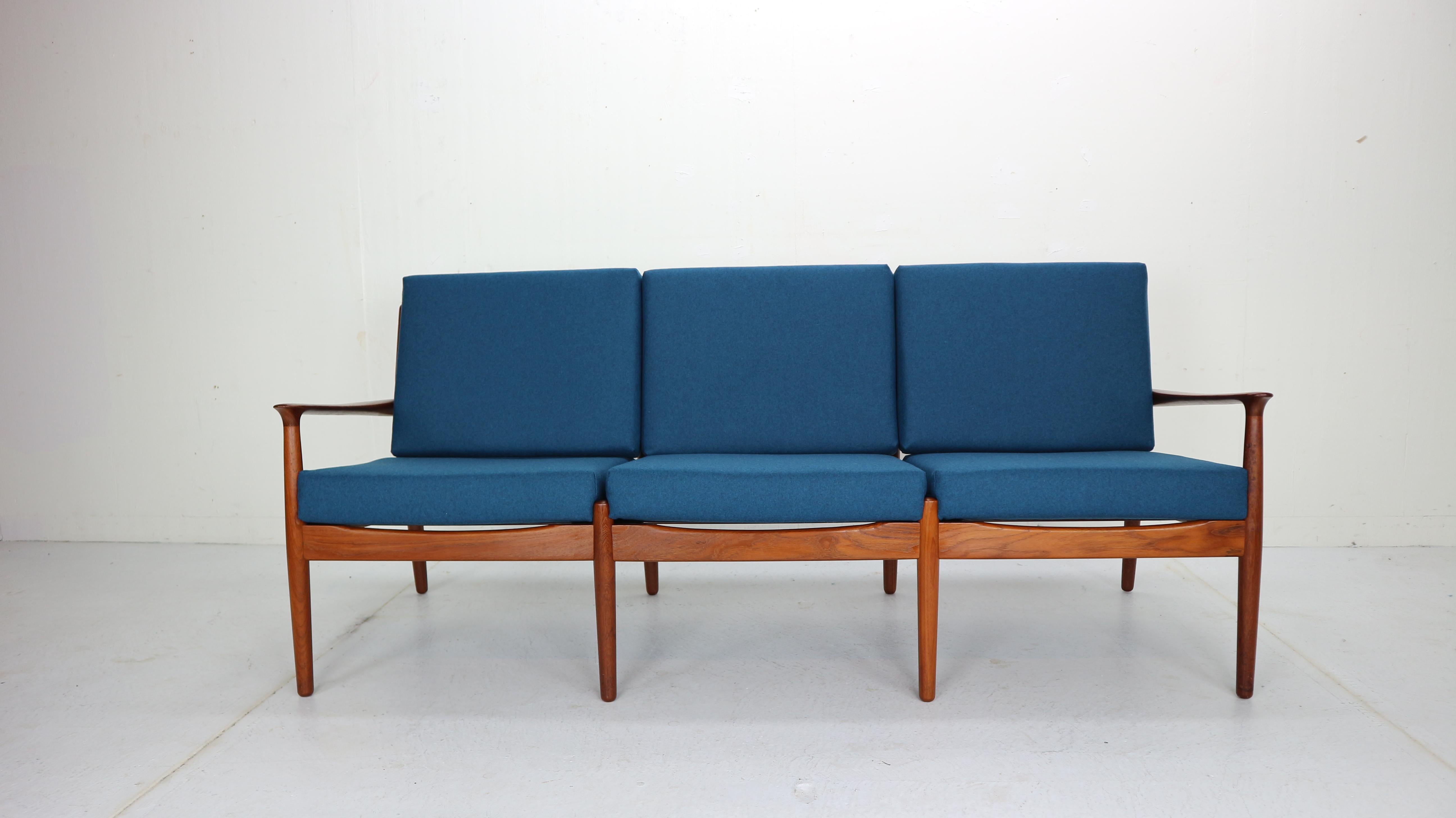 Scandinavian Modern design three-seat sofa designed by Grete Jalk and manufactured for Glostrup Møbelfabrik in 1960s period, Denmark.
Sculpted frame, back and armrests are made from solid teak wood.
The seating has been newly upholstered with a