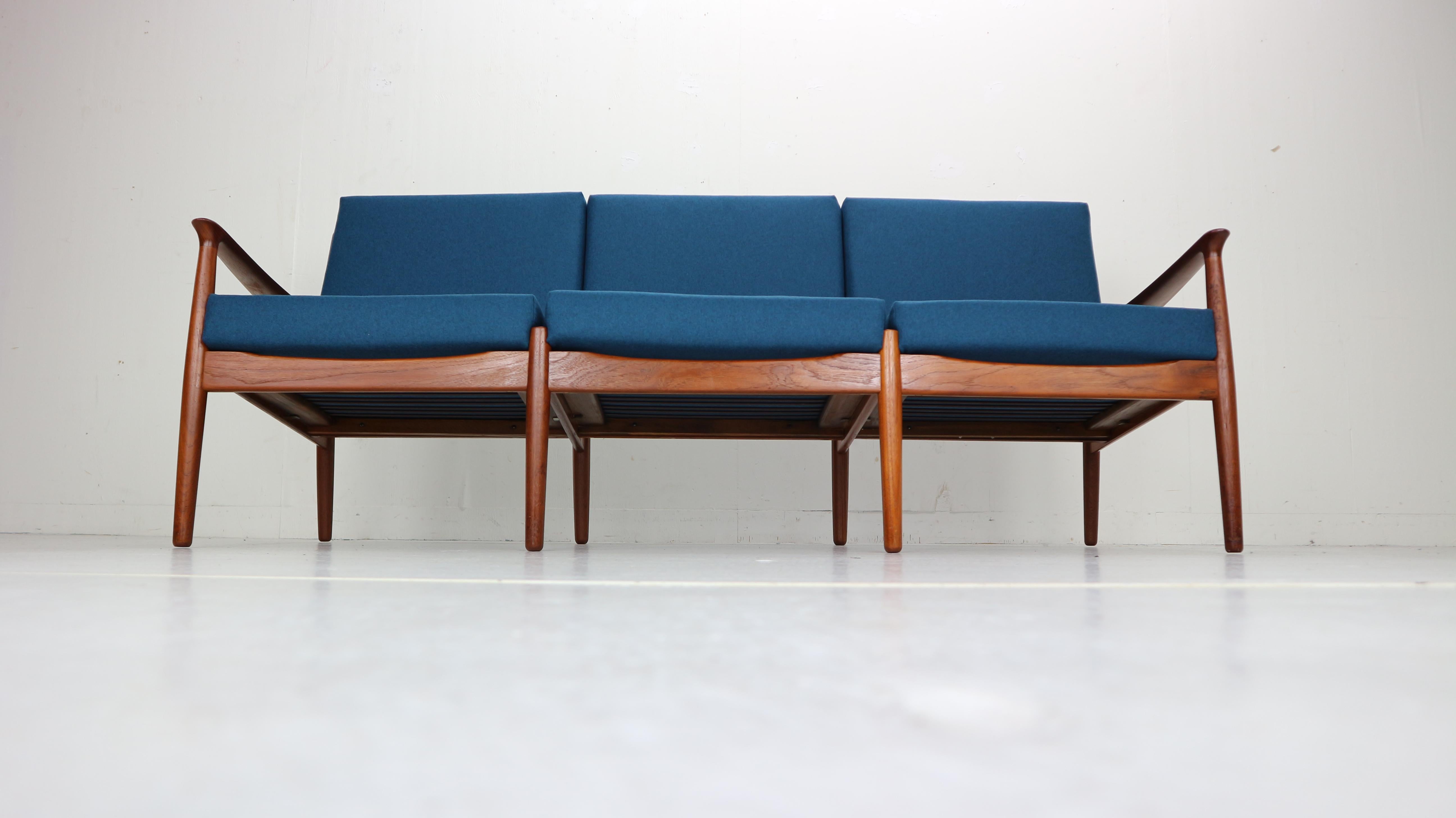 Three-Seat Teak Sofa by Grete Jalk for Glostrup Møbelfabrik, 1960s, Denmark In Good Condition In The Hague, NL