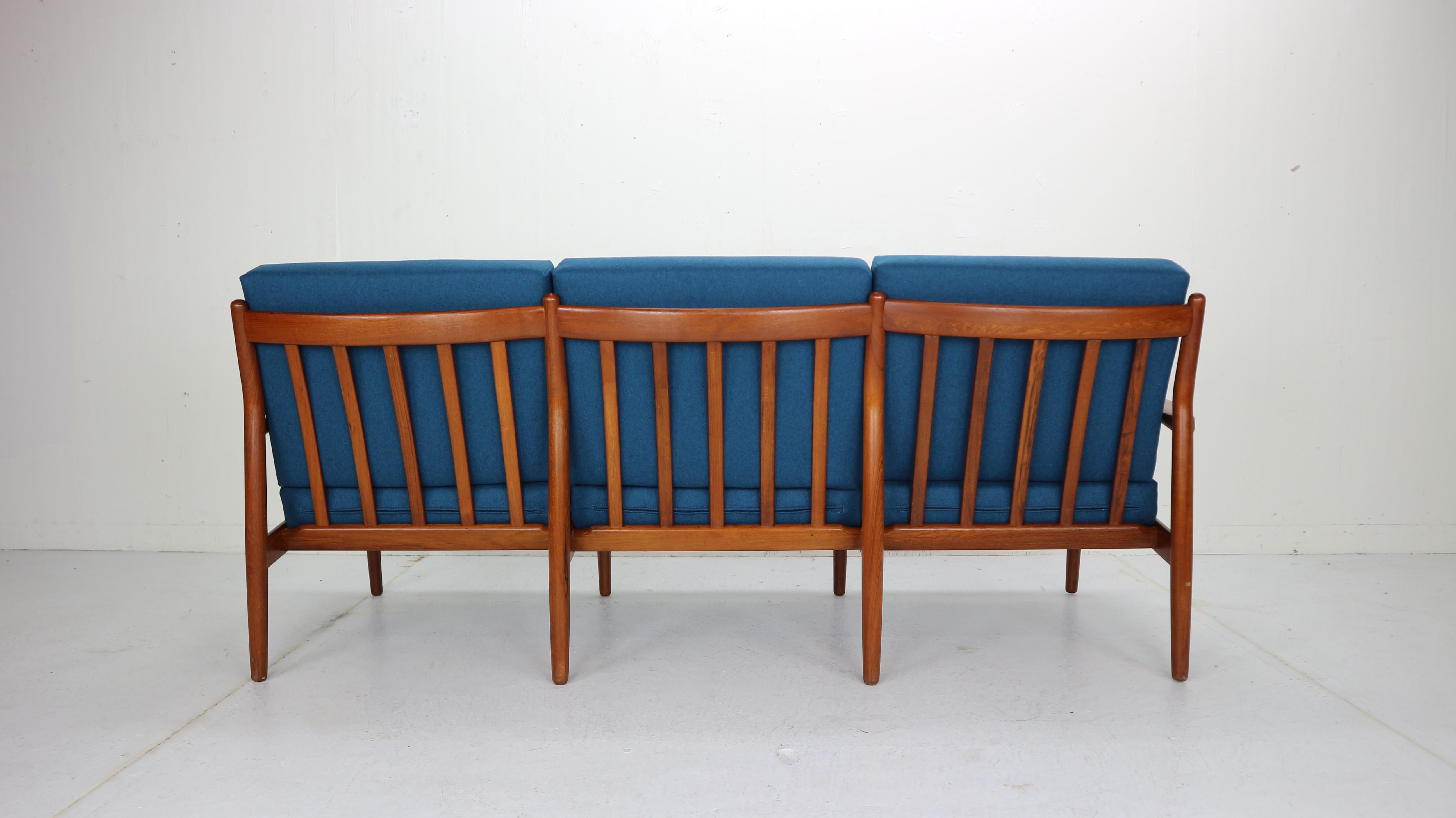 Three-Seat Teak Sofa by Grete Jalk for Glostrup Møbelfabrik, 1960s, Denmark 2