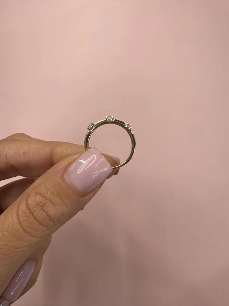 Dreiteiliger geriffelter Diamantring 0,30 Karat 14KT Gelbgold 1,6 Gramm im Zustand „Neu“ im Angebot in New York, NY