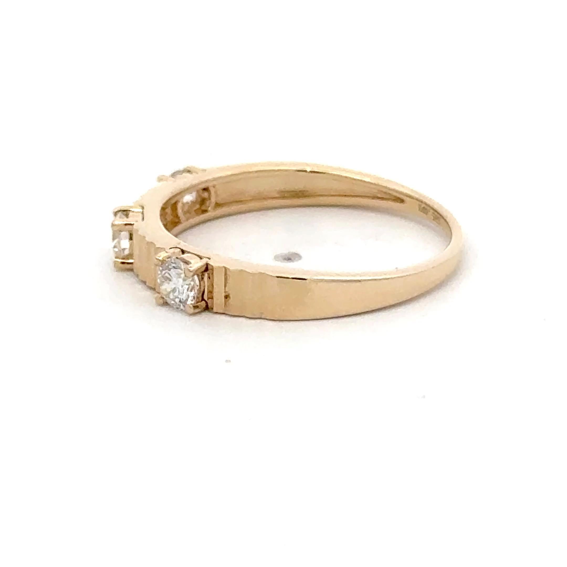 Dreiteiliger geriffelter Diamantring 0,30 Karat 14KT Gelbgold 1,6 Gramm im Angebot 3